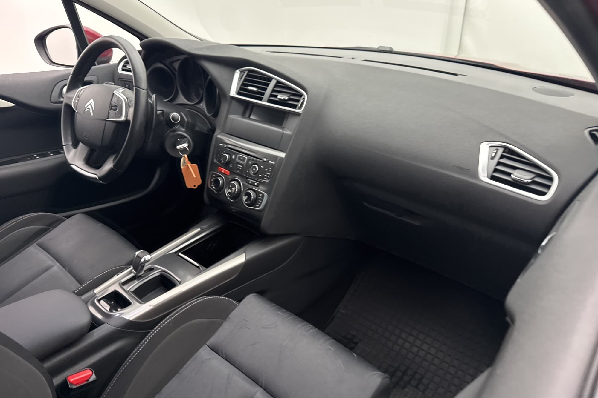 Citroën C4 1.6 e-HDi 114hk Farthållare 0.38 l/MIL Låg-skatt