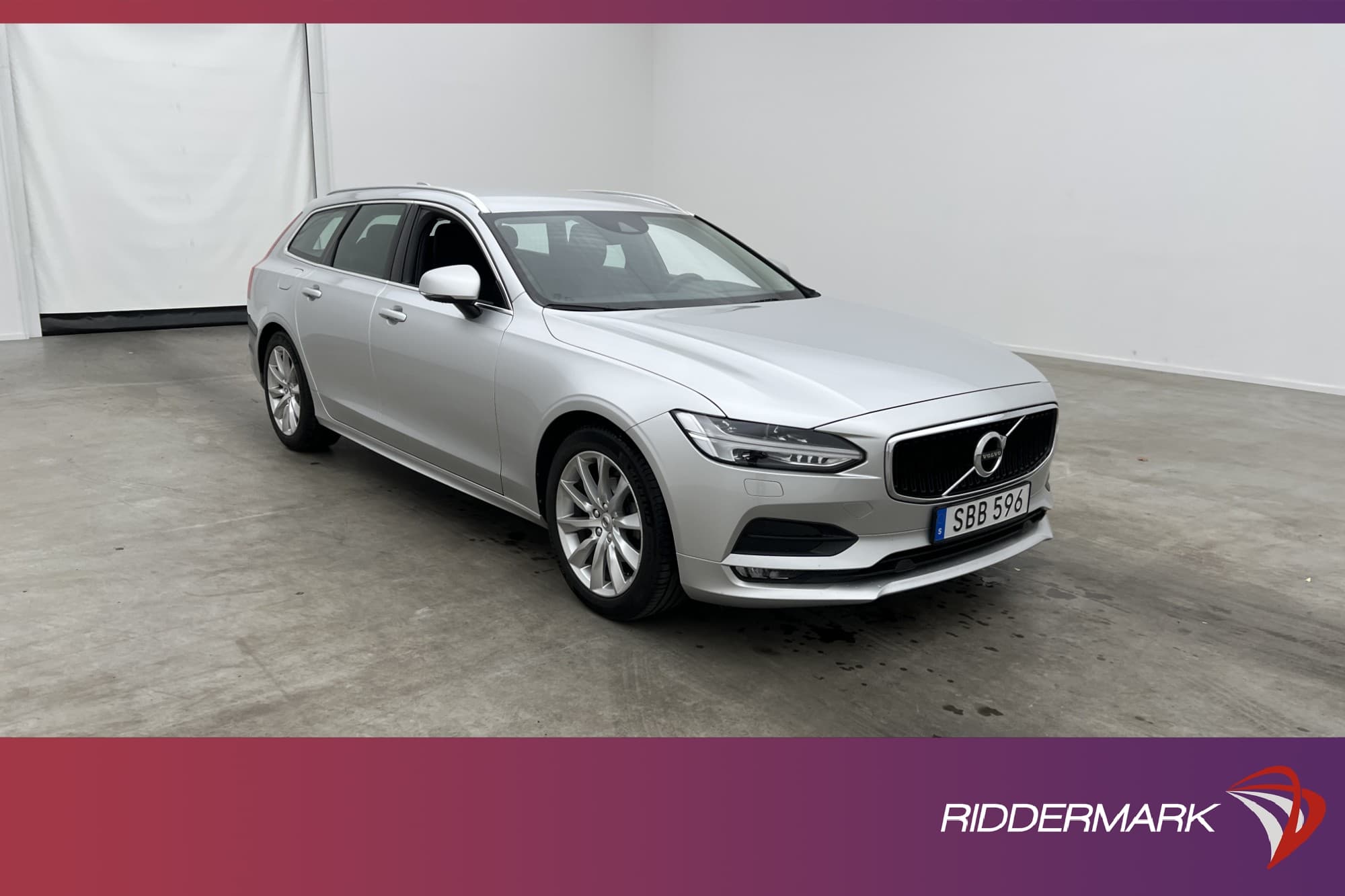 Volvo V90 D4
