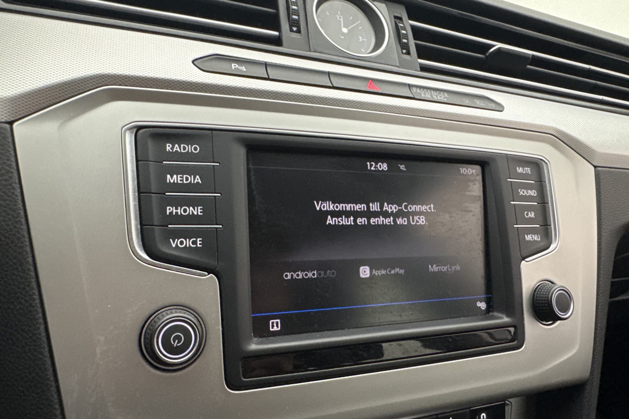 Volkswagen Passat SC 1.4 TSI 150hk Kamera CarPlay Dragkrok