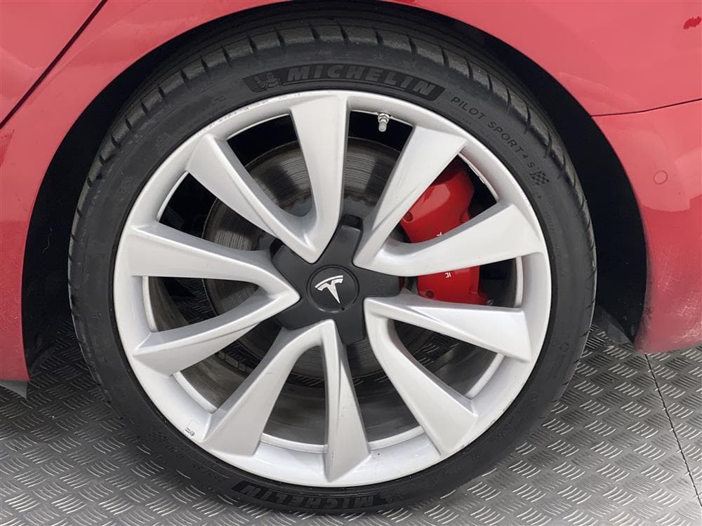 Tesla Model 3 Performance AWD 510hk Svensksåldinteriör