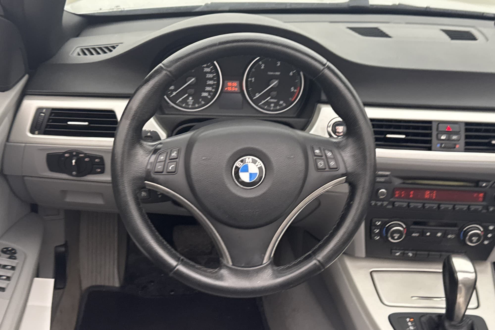 BMW 330 d Convertible 231hk Skinn Sensorer Elstolar Tre-bruk