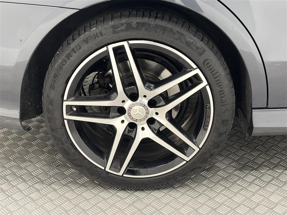 Mercedes-Benz E 220 4MATIC 170hk AMG H/K Kamera Navi Drag