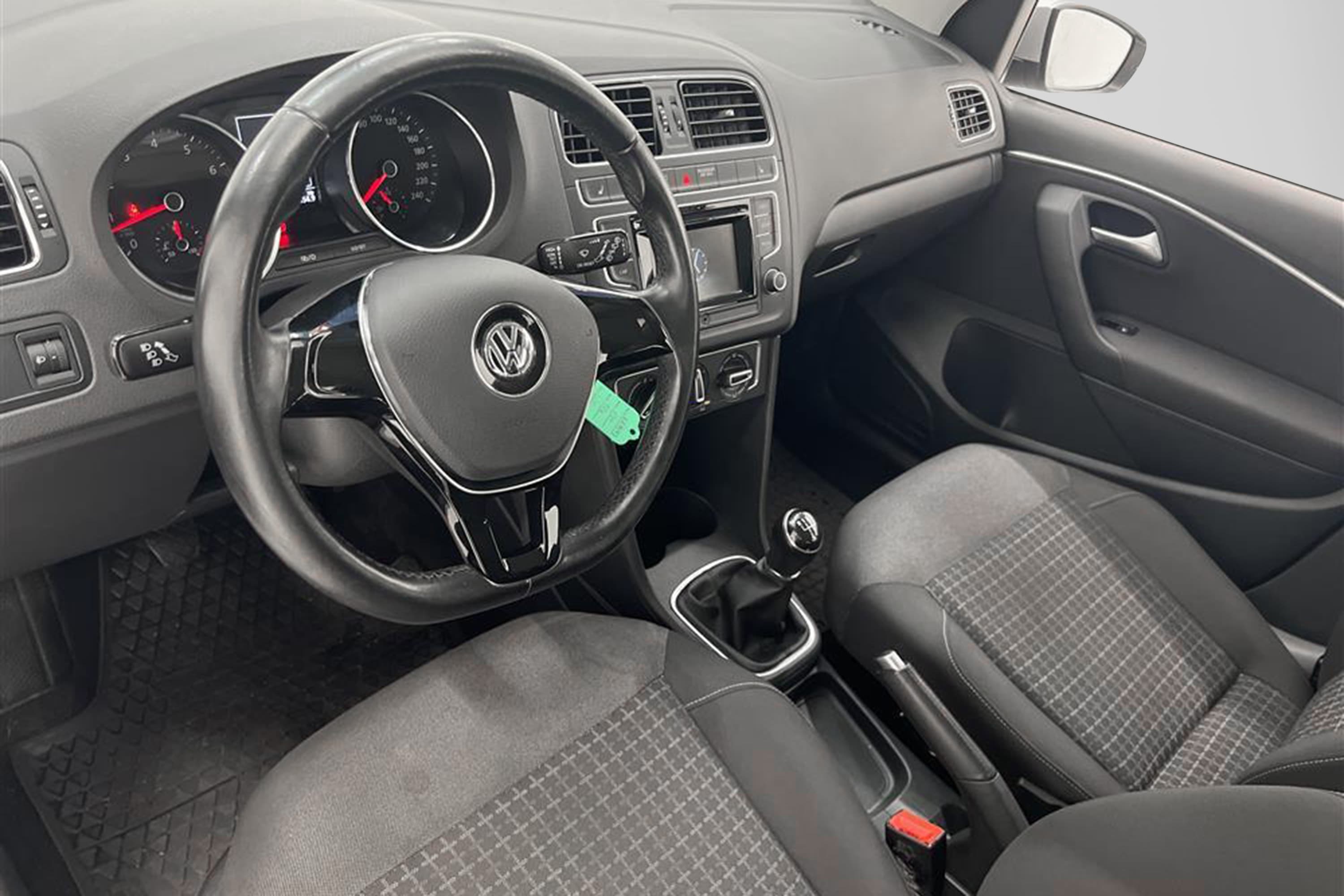 Volkswagen Polo 1.2 TSI 90hk Låg Skatt Nybes 0,40L/mil