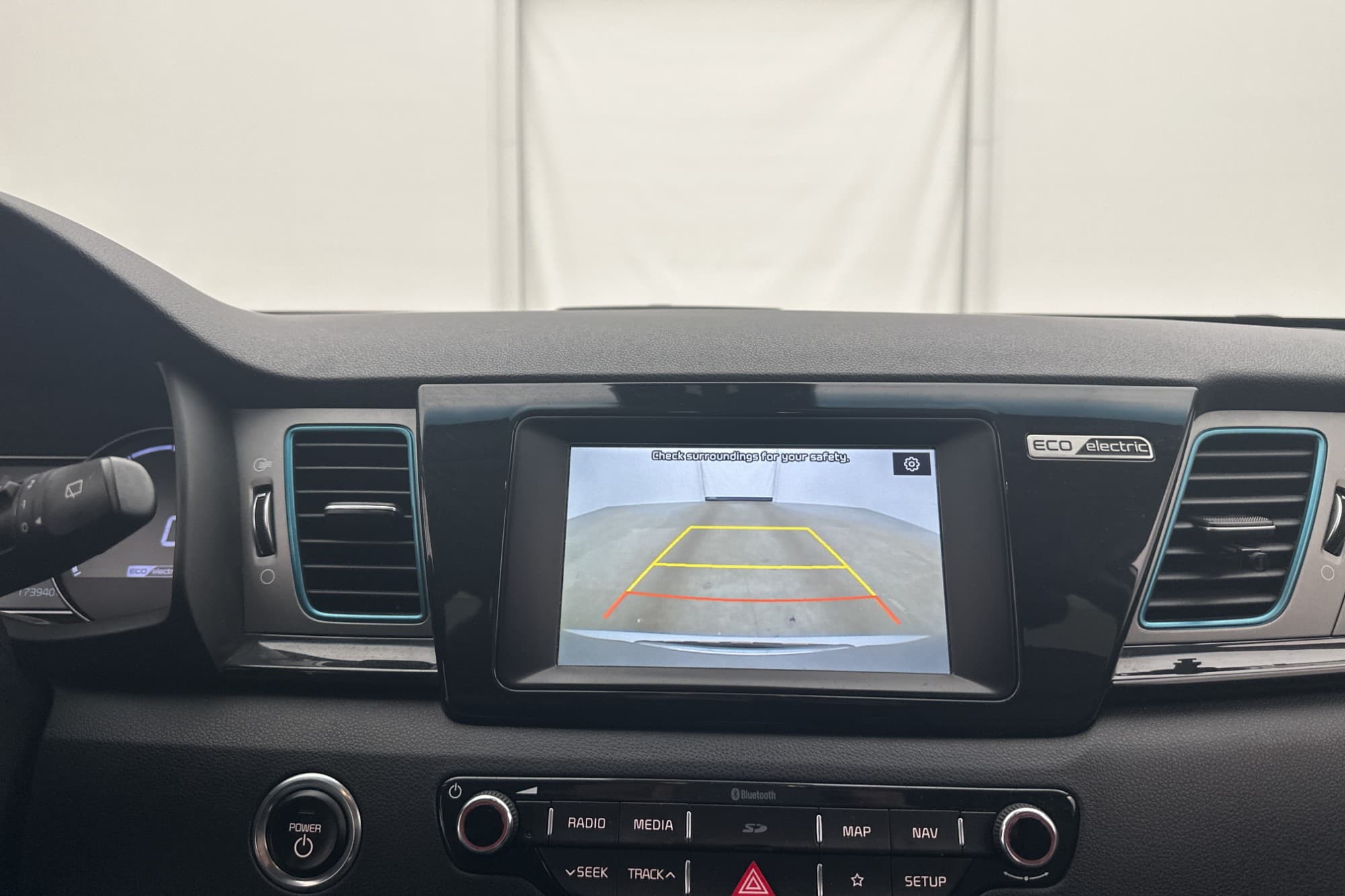 Kia e-Niro 64 kWh 204hk Advance Plus Kamera CarPlay Skinn