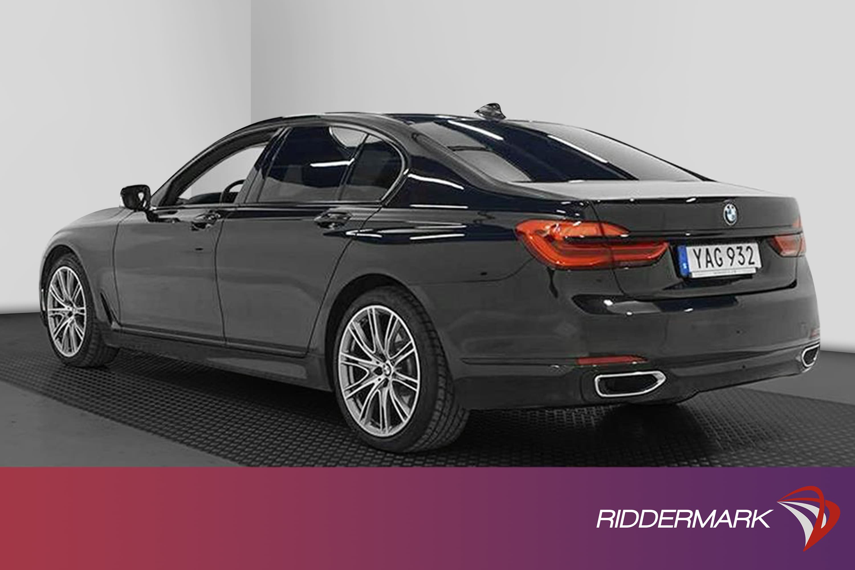BMW 730d xDrive 265hk D-värm Skinn HiFi Navi Luftfjädringexteriör