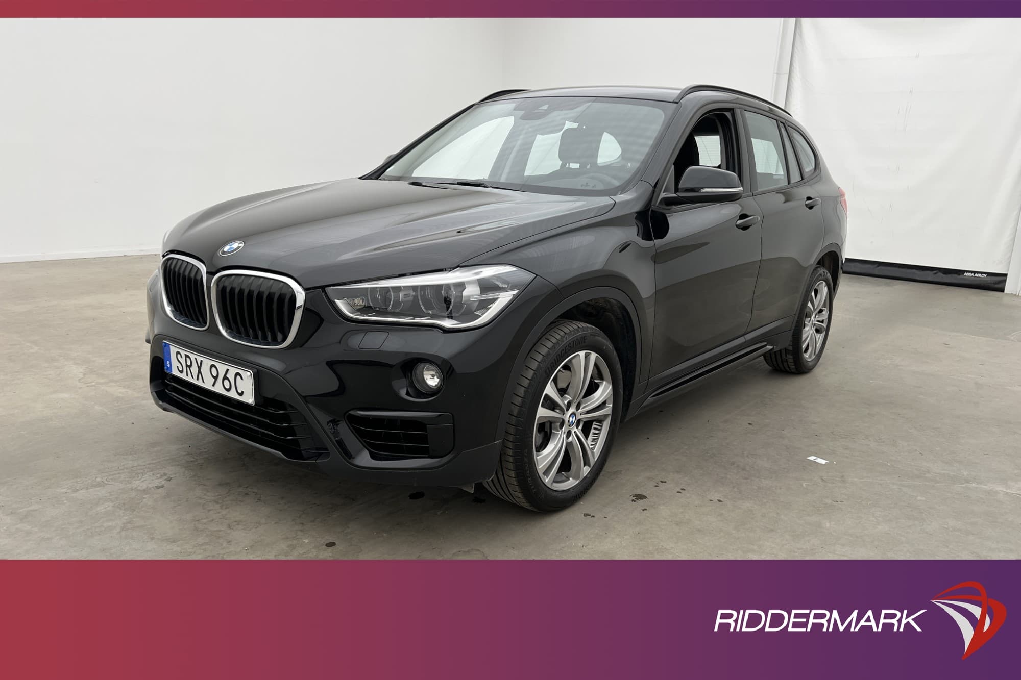 BMW X1 xDrive20d Sport line HUD Navigation Sensorer Rattvärm