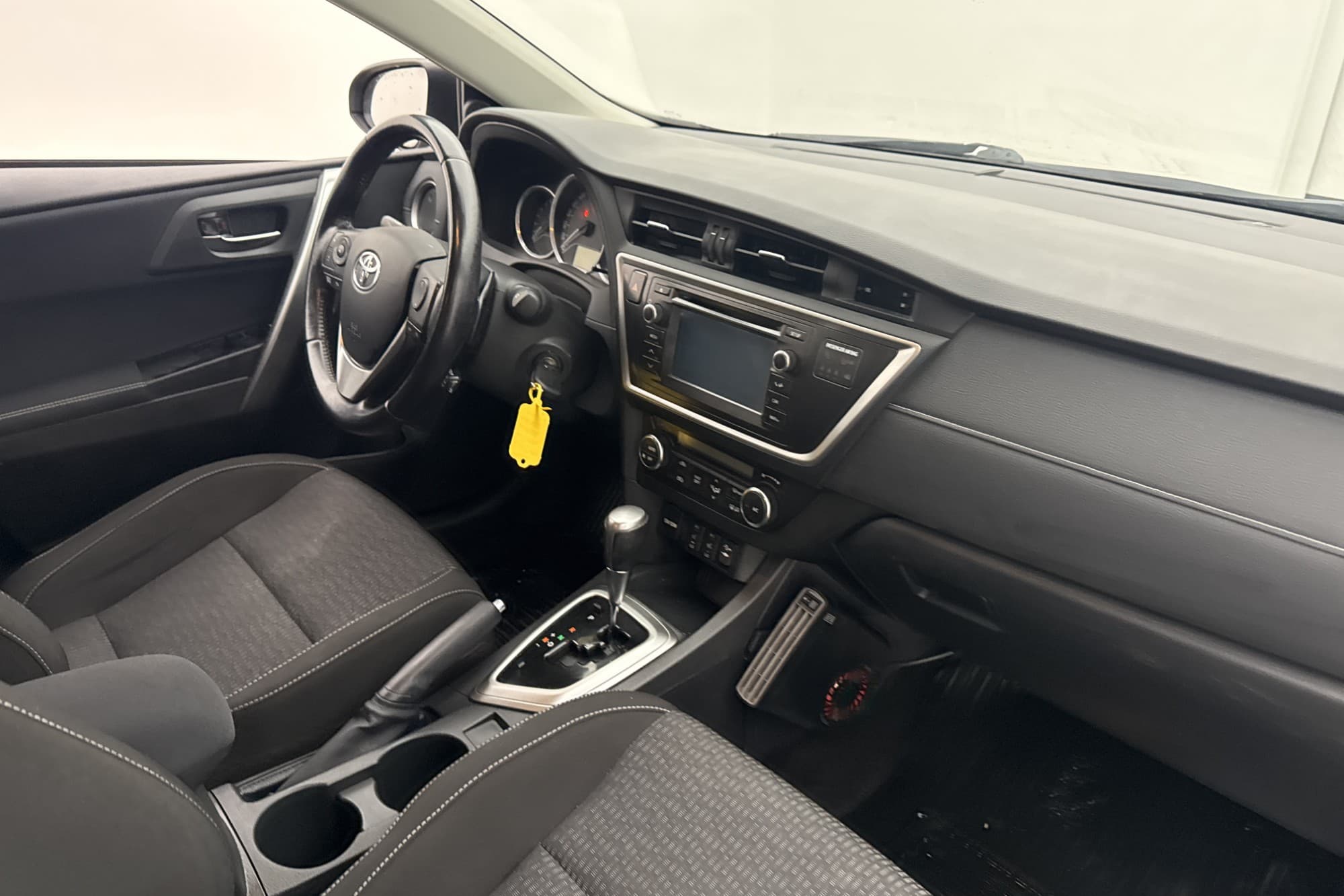 Toyota Auris Touring Sports 132hk Drag M/K-Värmare Kamera
