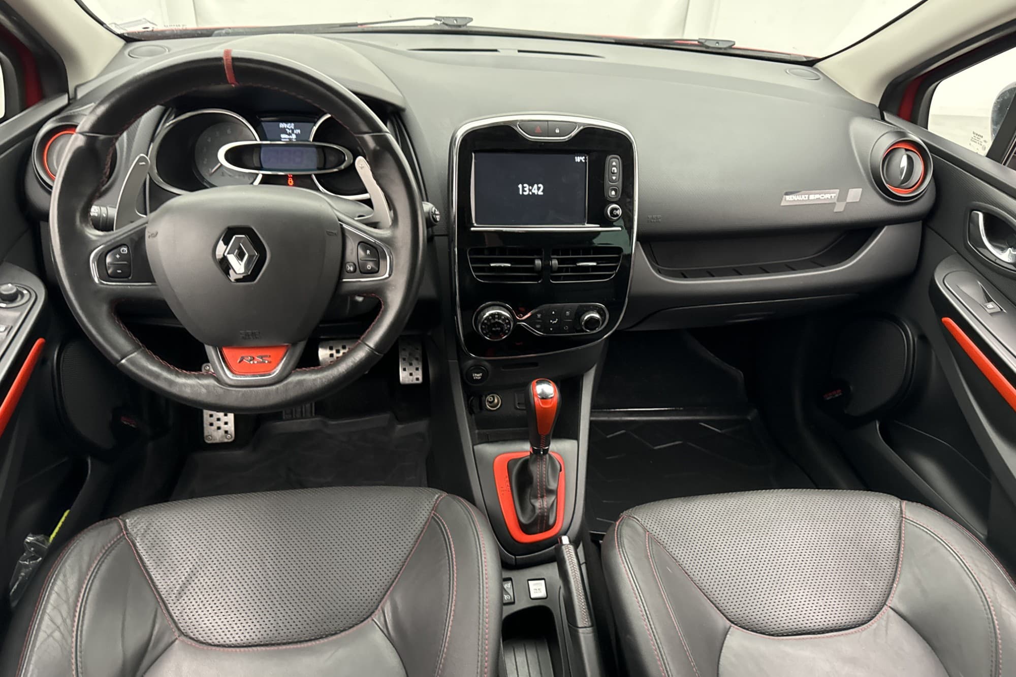 Renault Clio RS 1.6 TCe EDC 200hk Skinn Navi Maxton