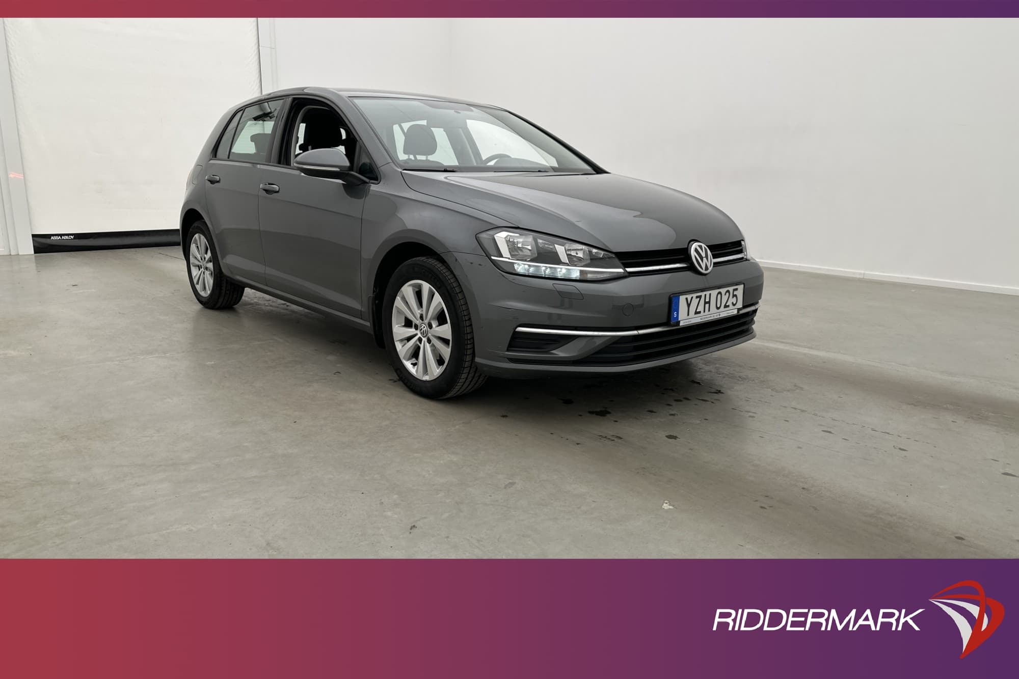 Volkswagen Golf TSI 115hk Apple-CarPlay Adaptiv-Farthållare