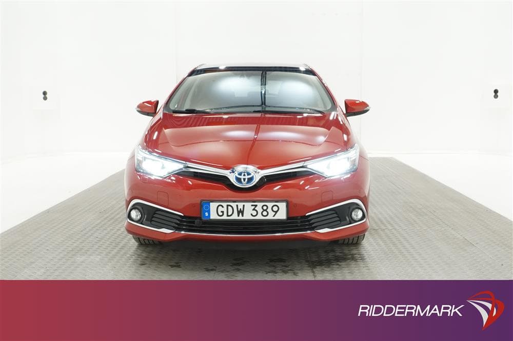 Toyota Auris 1.8 HSD 136hk Executive Pano