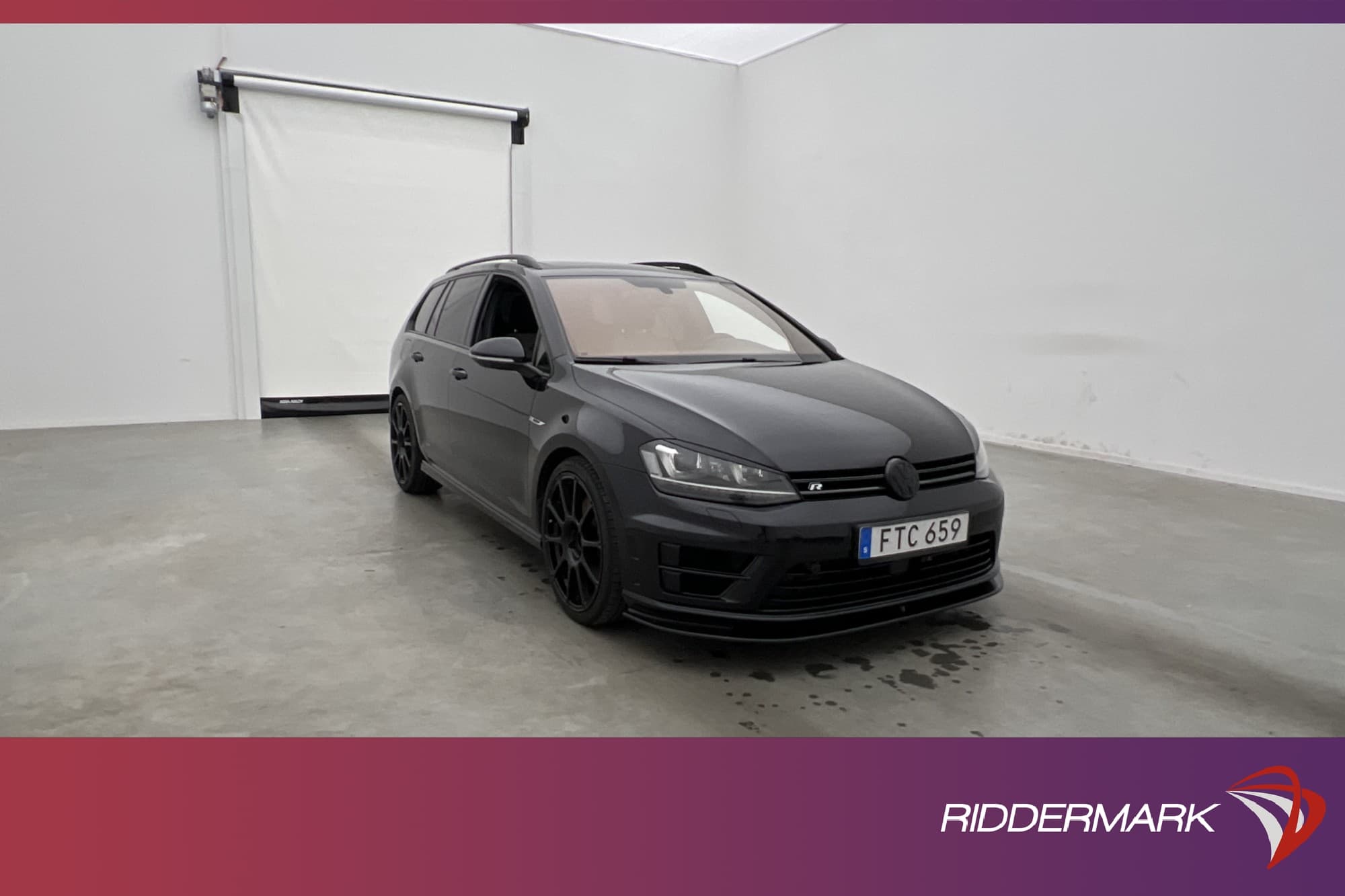 Volkswagen Golf Sportscombi R 300hk