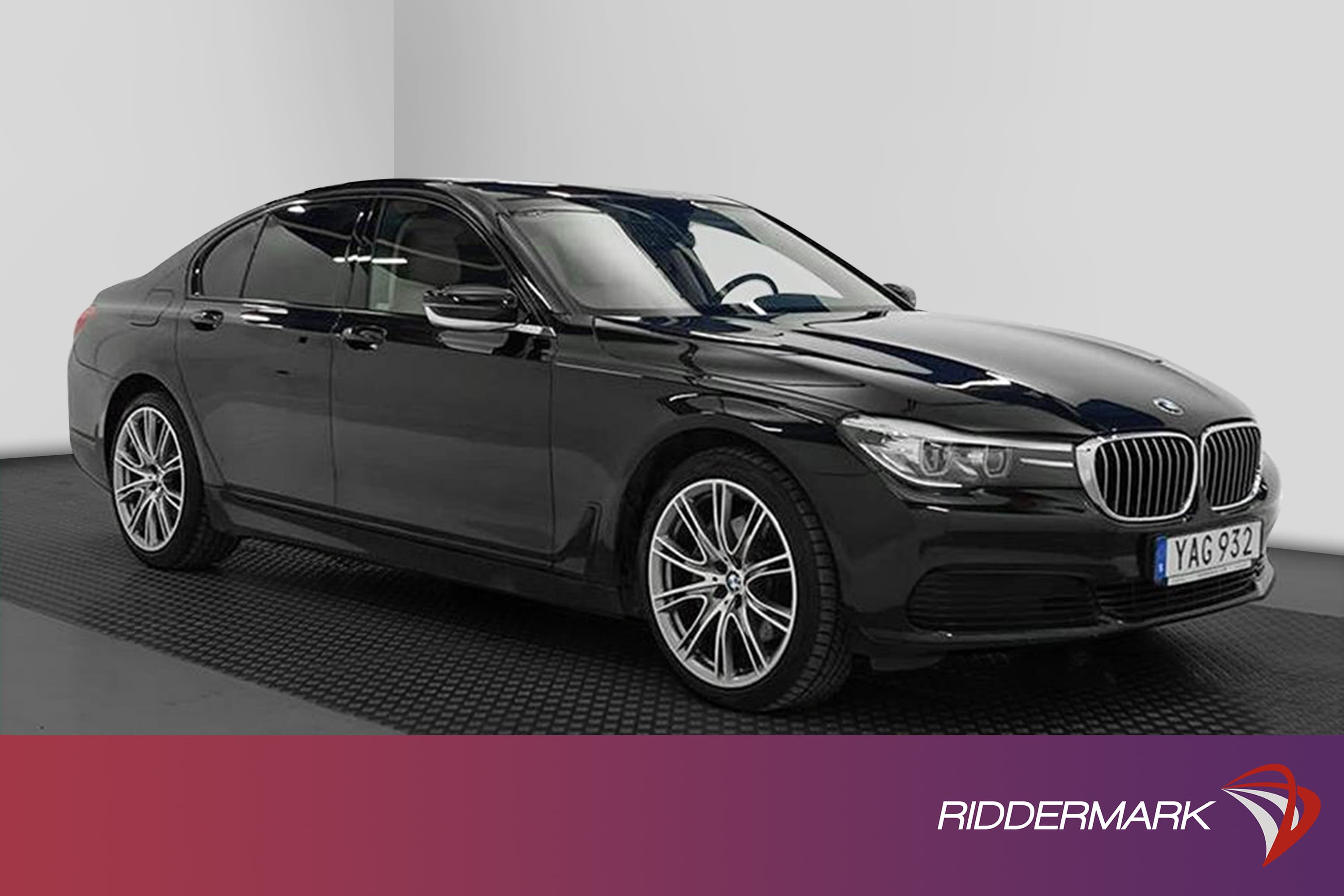 BMW 730d xDrive 265hk D-värm Skinn HiFi Navi Luftfjädringexteriör