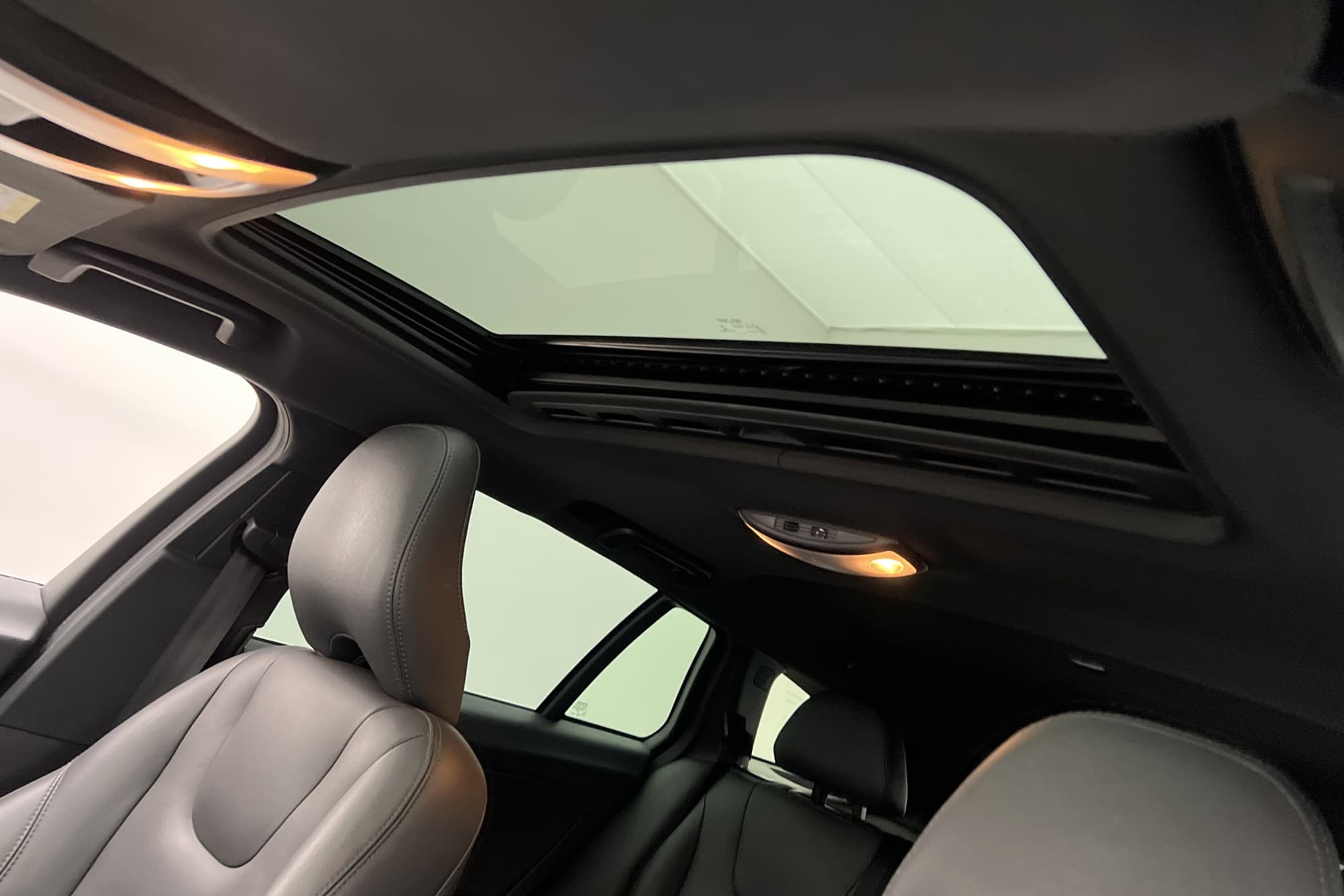 Volvo V60 D4 190hk Summum VOC Värm Navi Taklucka PDC
