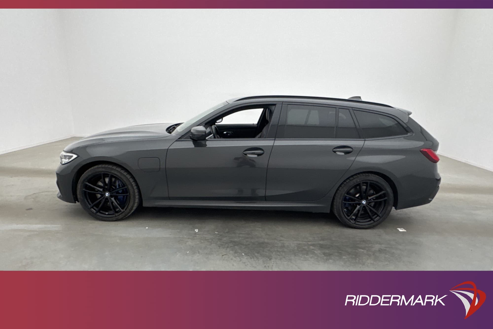 BMW 330e xDrive 292hk