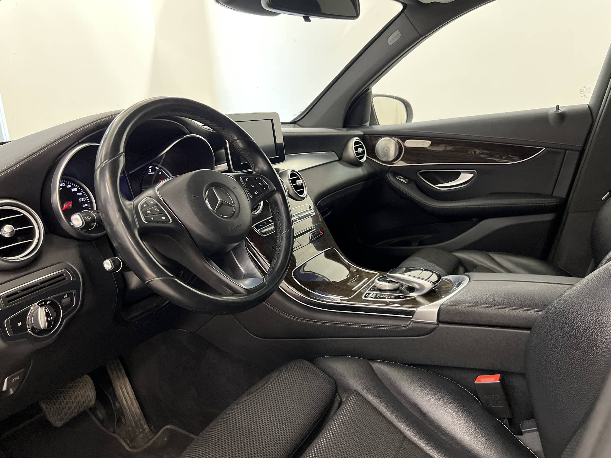 Mercedes-Benz GLC 220 d 4MATIC 9G-Tronic, 170hk, 2016interiör