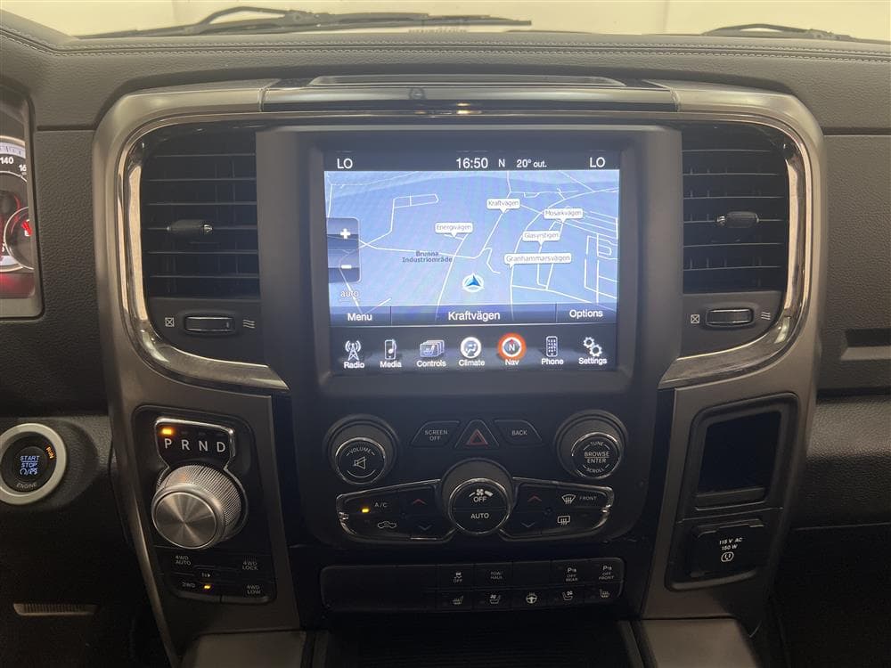 Dodge Ram Sport 5.7 4WD 401hk Taklucka Navi Dragkrok interiör