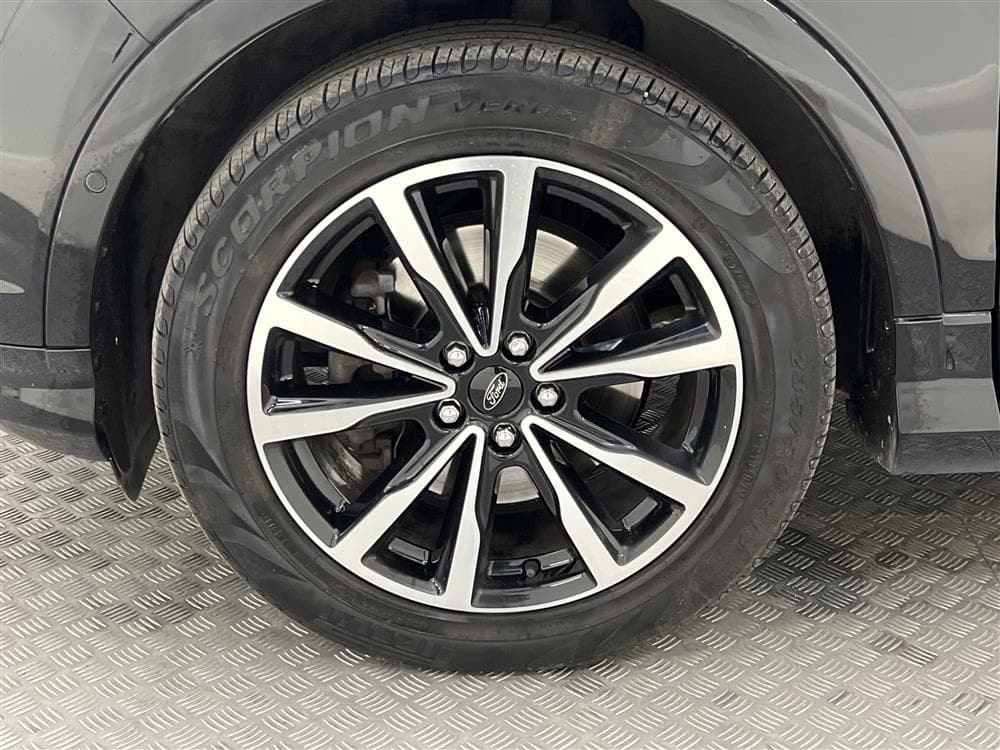Ford Kuga 2.0 TDCi AWD 180hk ST-Line Kamera Drag Välservad