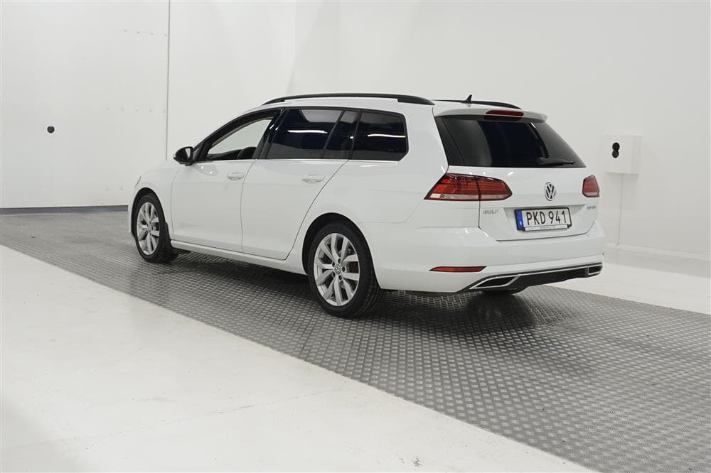 Volkswagen Golf 2.0 TDI 150hk Automat D-Värmare Faceliftexteriör