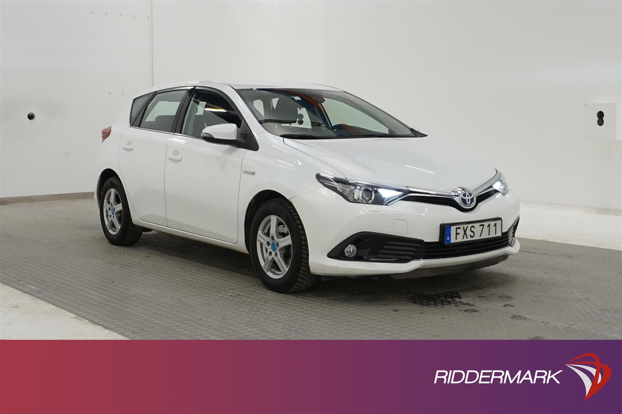 Toyota Auris Hybrid e-CVT 136hk B-Kam Låg Skatt 0,36L/mil