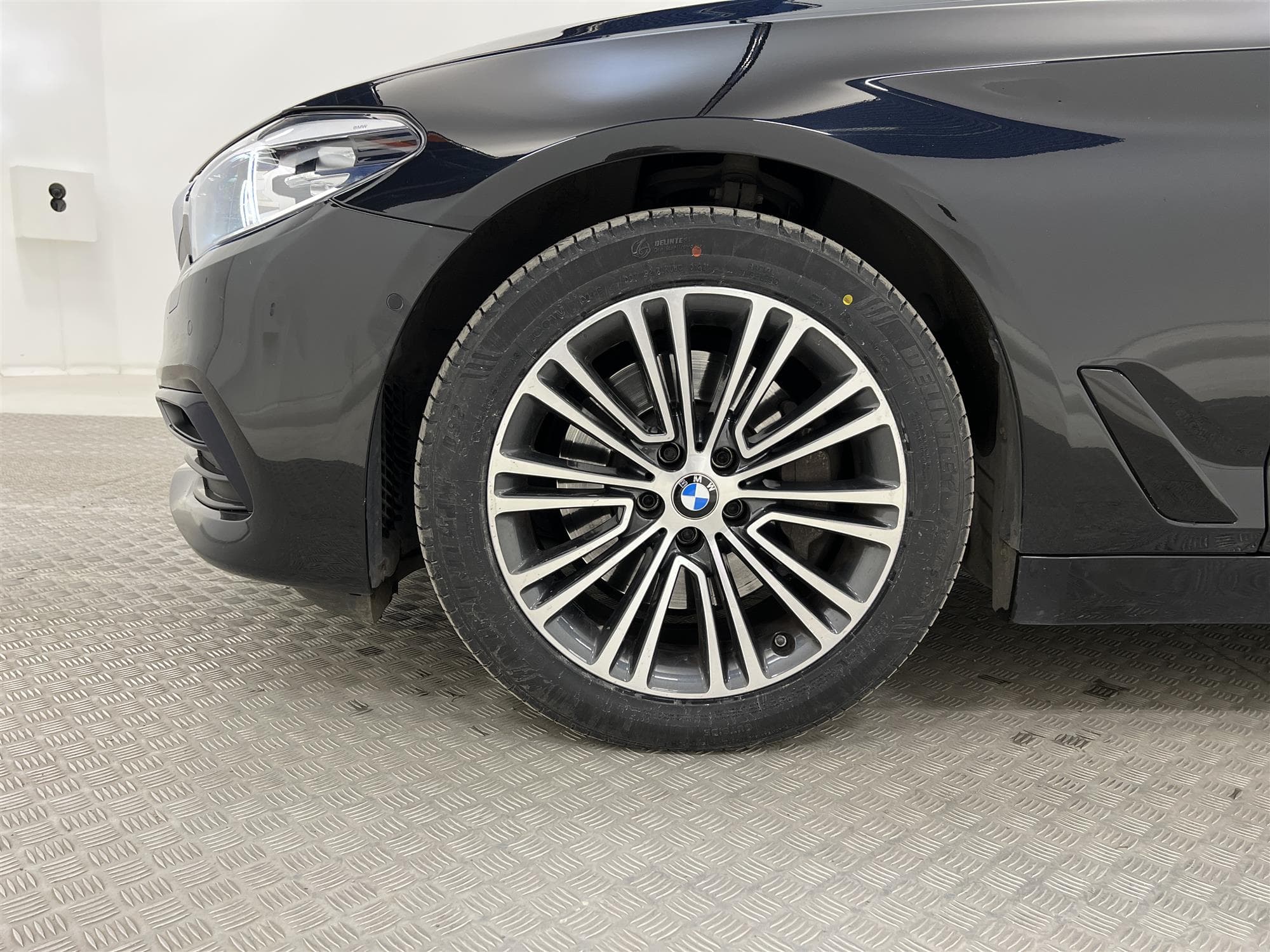 BMW 530i 252hk xDrive Sport line Navi Backkamera