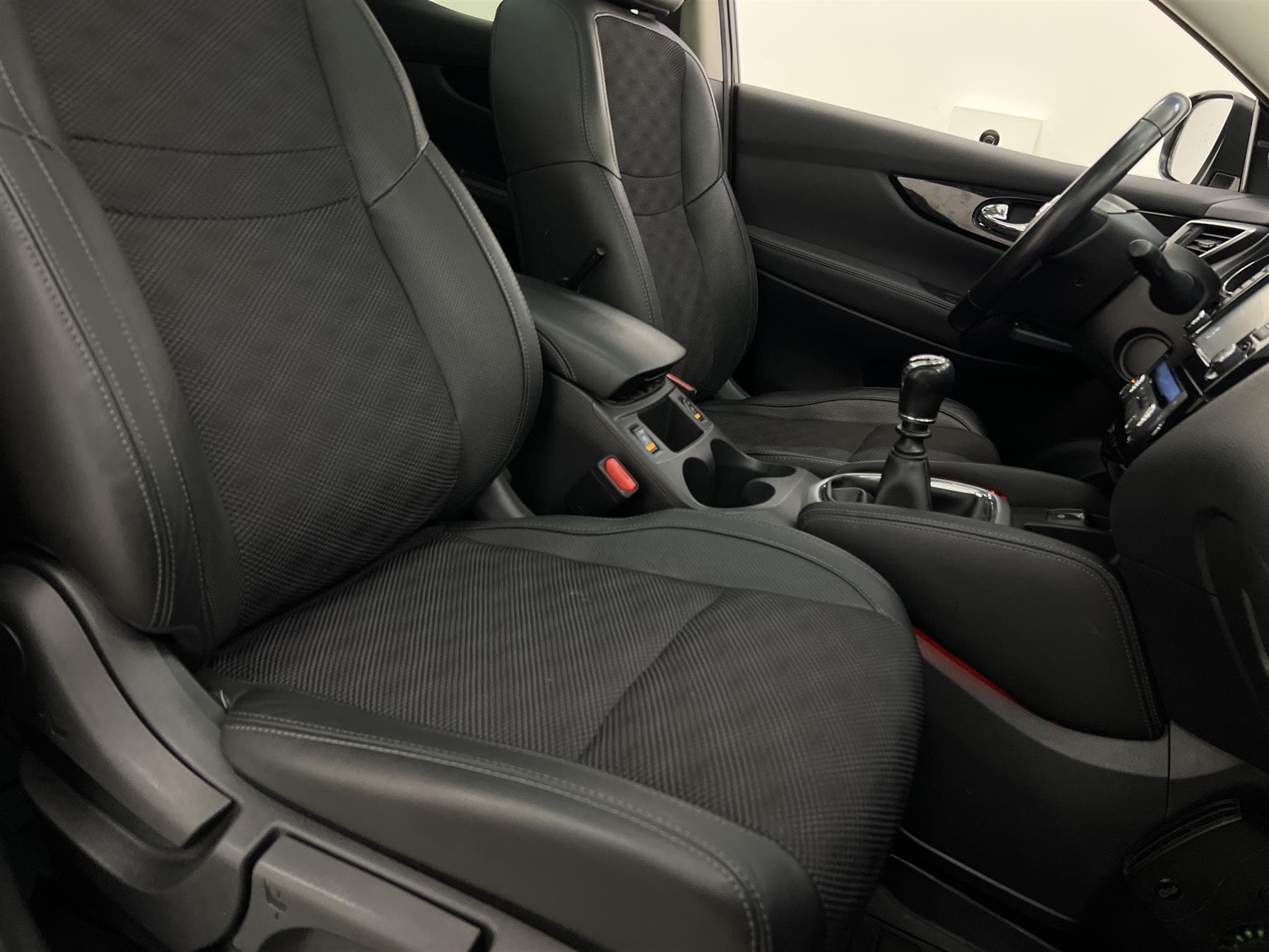Nissan Qashqai 1.6 dCi 4X4 130hk Tekna M&K-Värm Pano Navi 
