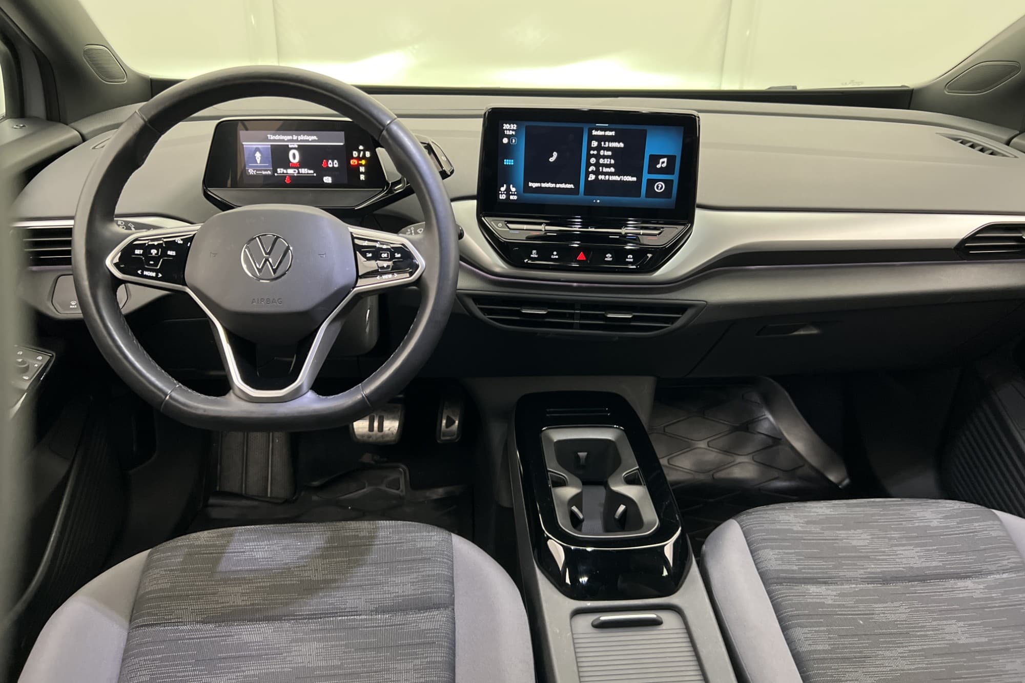 Volkswagen ID.4 Pro Performance 204hk Värmare CarPlay MOMS