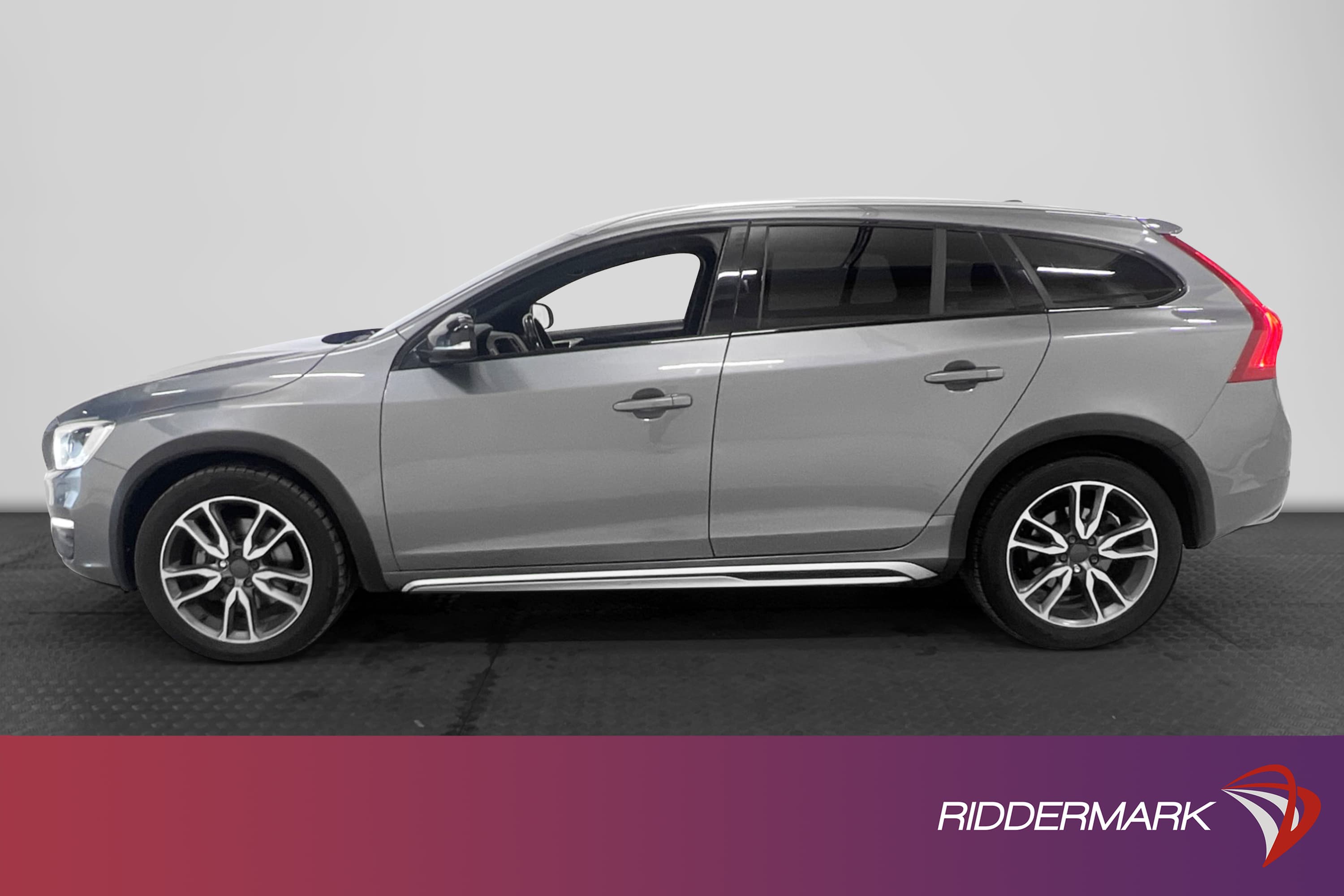 Volvo V60 Cross Country D4 AWD Summum
