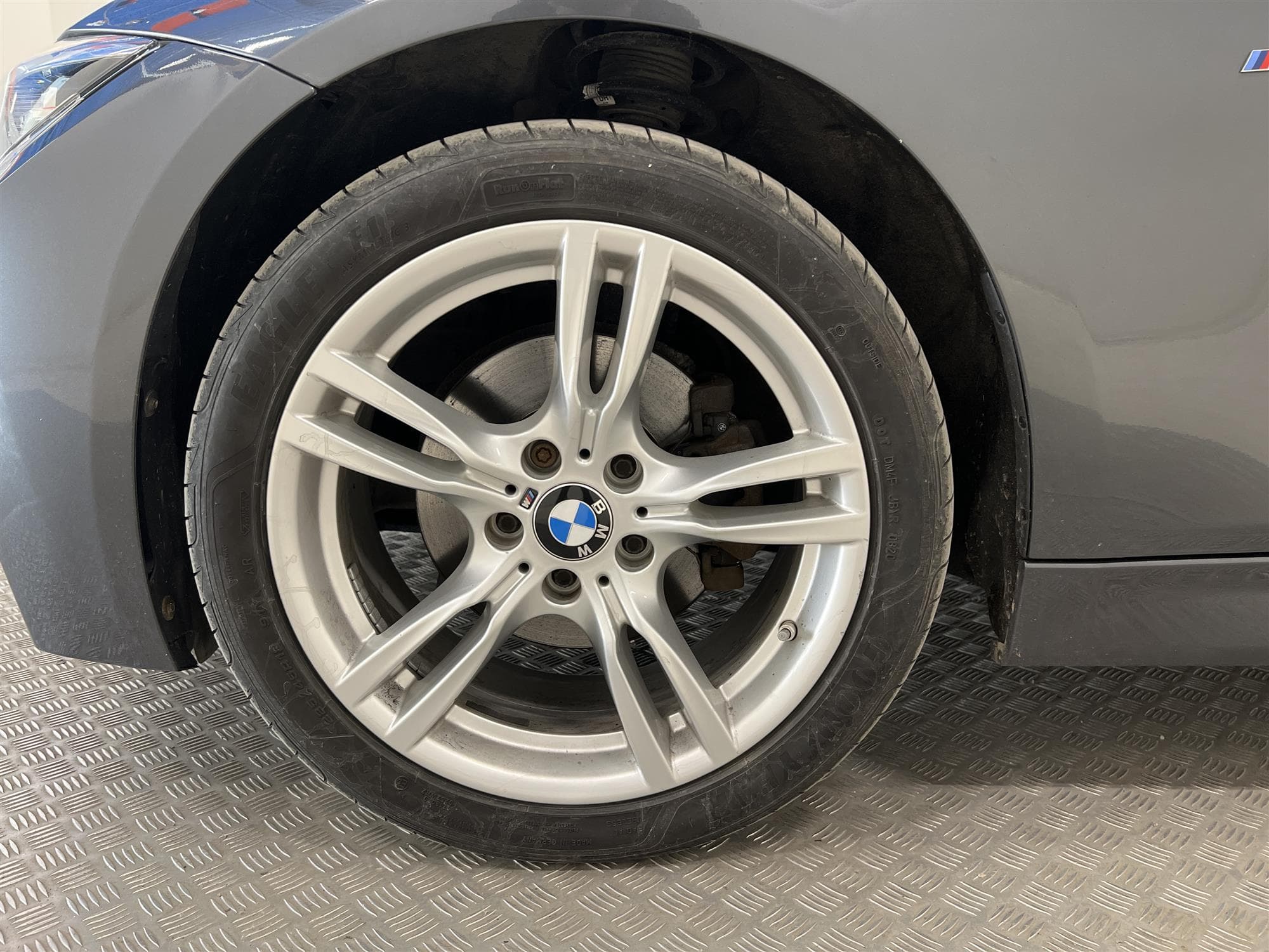 BMW 320d xDrive 190hk M Sport 2 Brukare Navi Hifi Drag