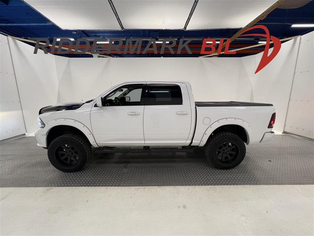 Dodge Ram Sport 5.7 V8 HEMI 4WD 402hk Höjd Carven-sportavg