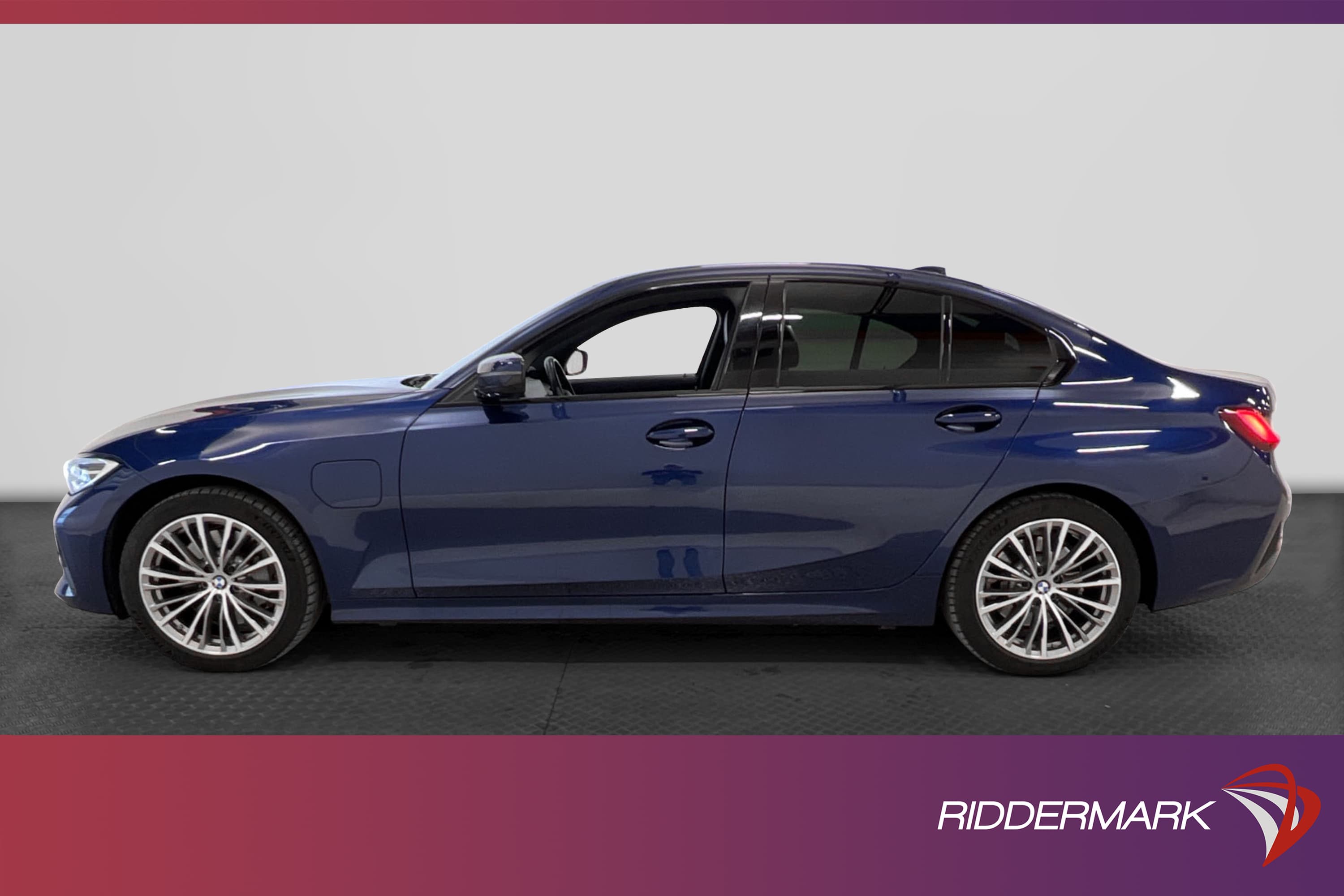 BMW 330e 292hk