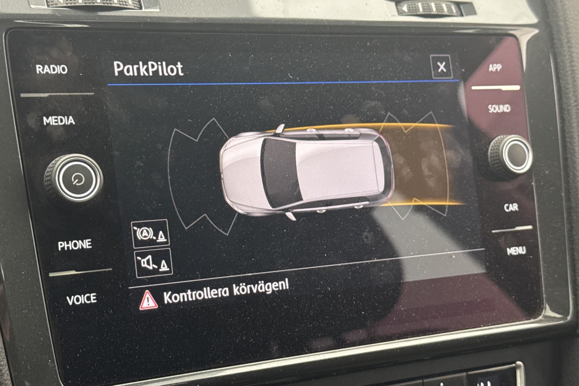 Volkswagen Golf 1.0 TSI 116hk P-Sensorer CarPlay Adap-fart