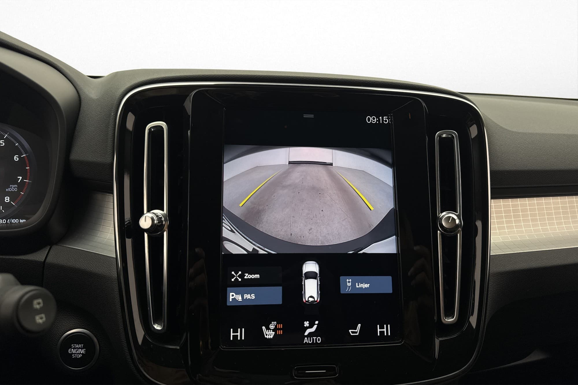 Volvo XC40 B4 Advanced VOC Värmare Kamera CarPlay Rattvärme