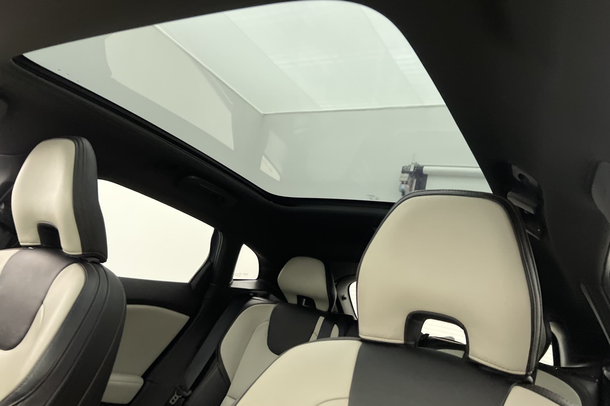 Volvo V40 Cross Country D3 Plus VOC Panorama Kamera GPS Drag
