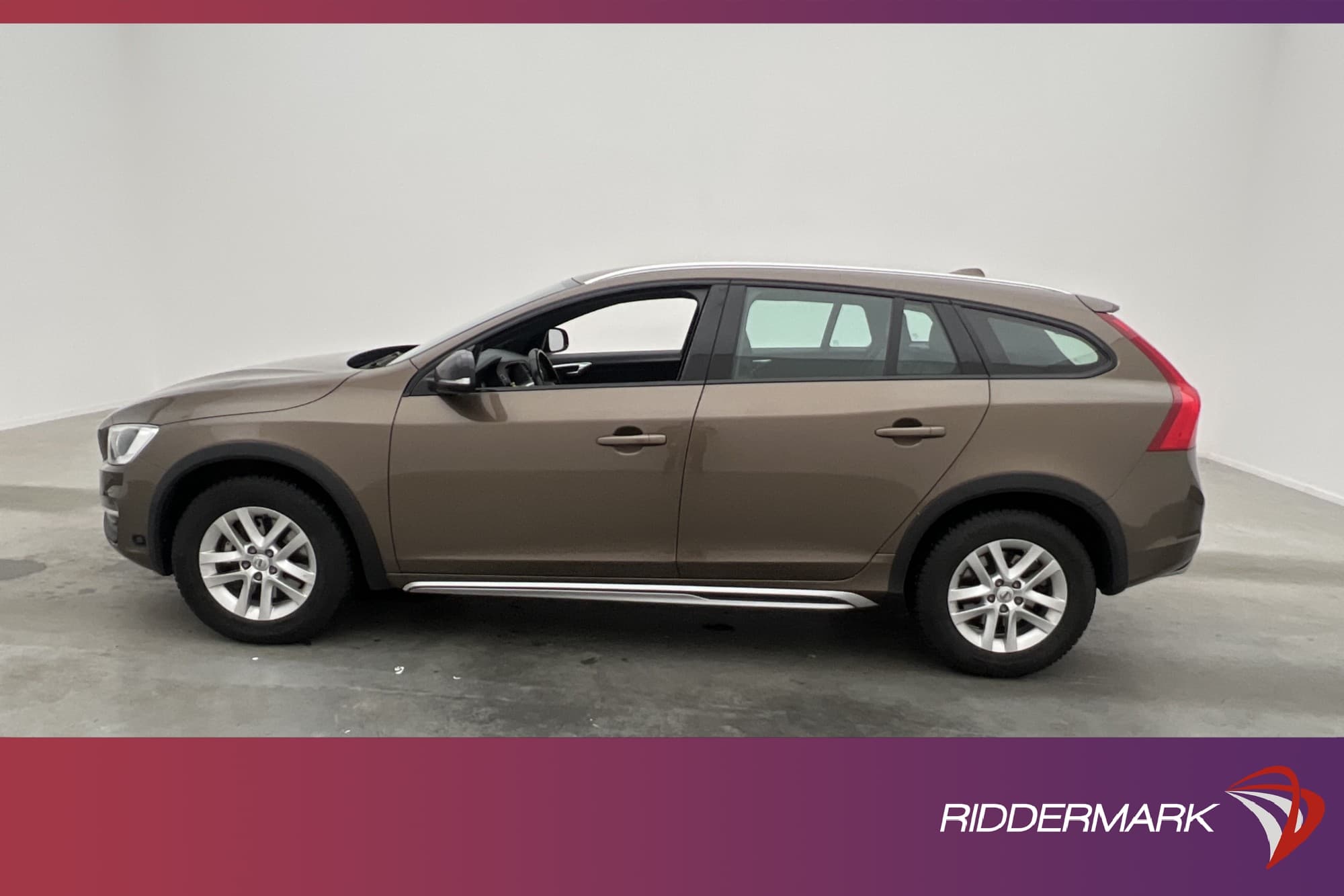 Volvo V60 Cross Country D4 AWD Summum