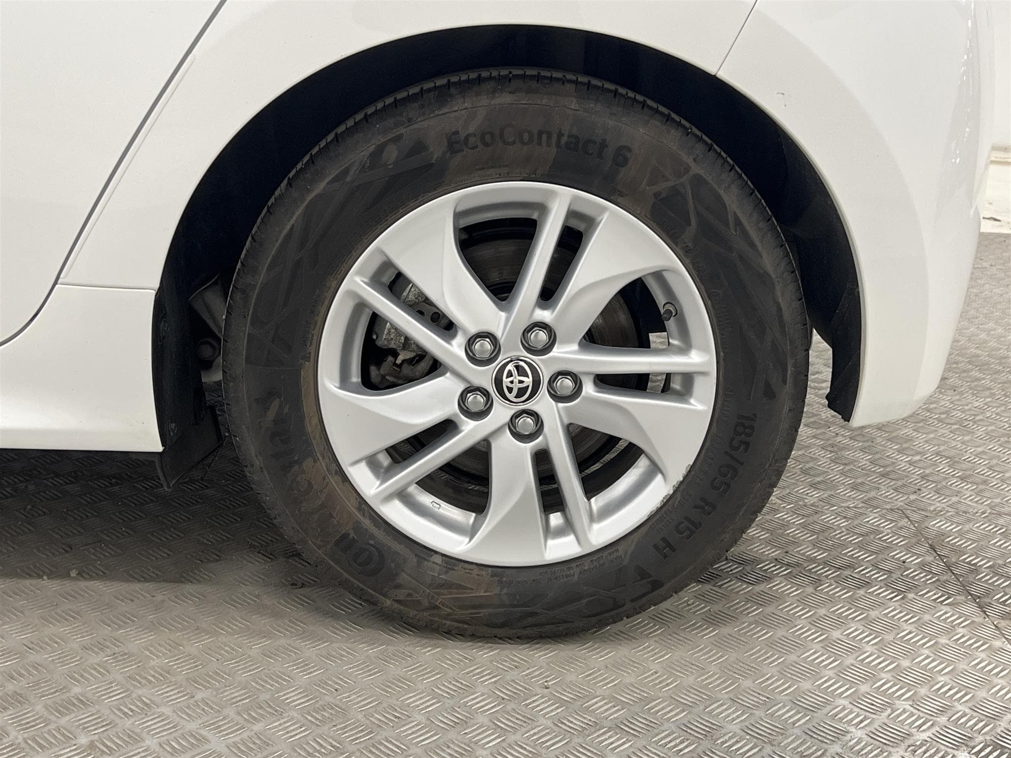 Toyota Yaris Hybrid CVT 116hk  B-Kam Lane Assist 360kr Skatt