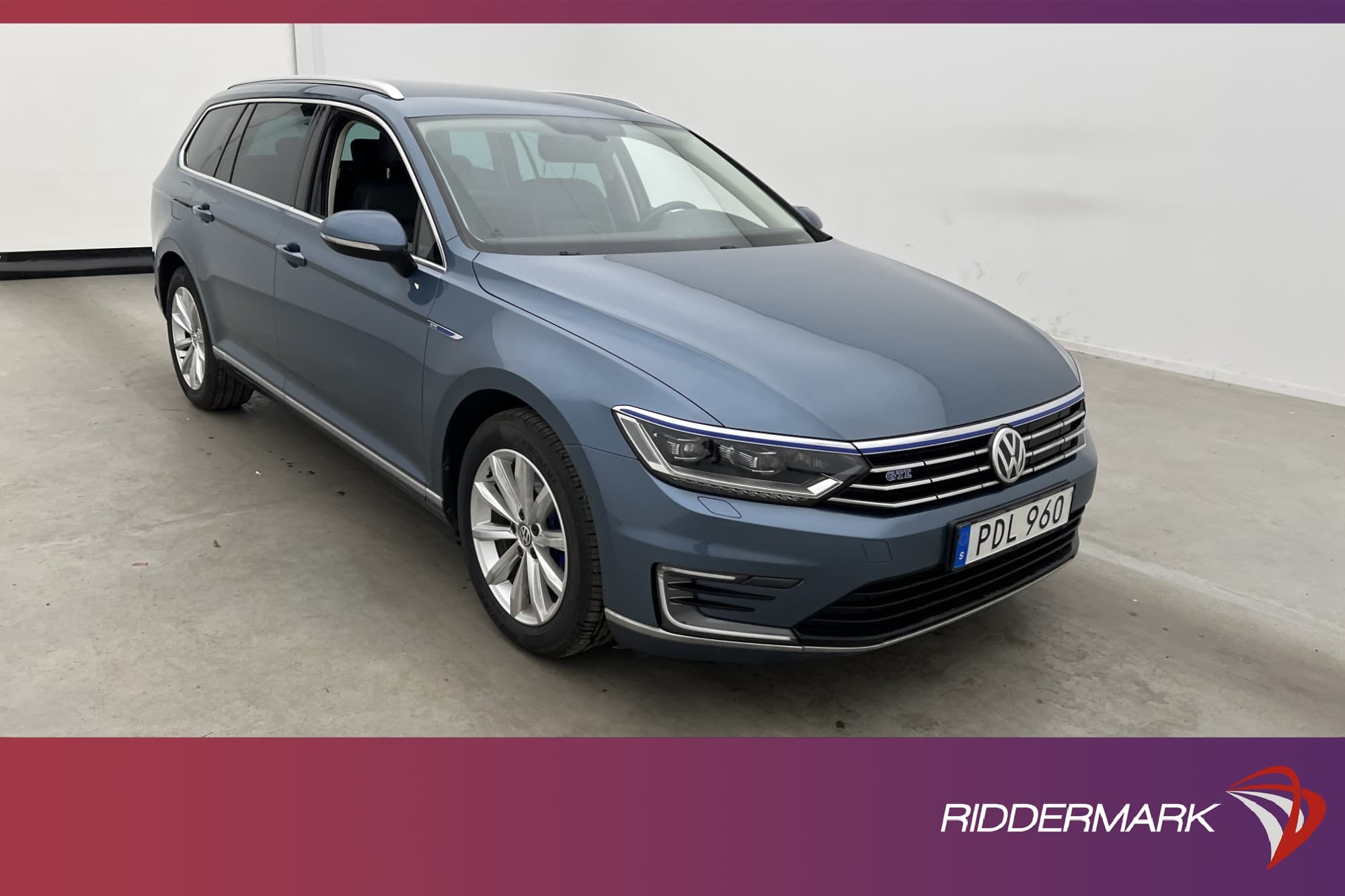 Volkswagen Passat GTE Kamera Värmare Skinn CarPlay Drag