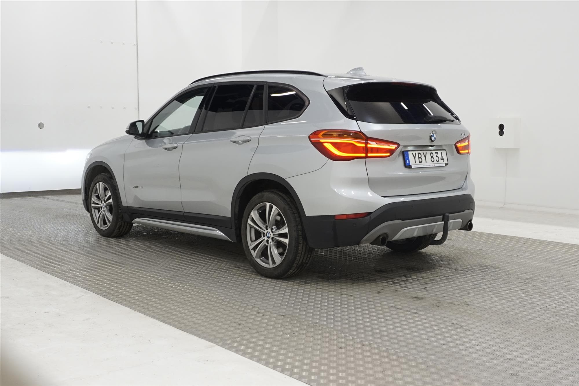 BMW X1 xDrive20d 190hk Pano Drag B-Kam Skinn Keyless 