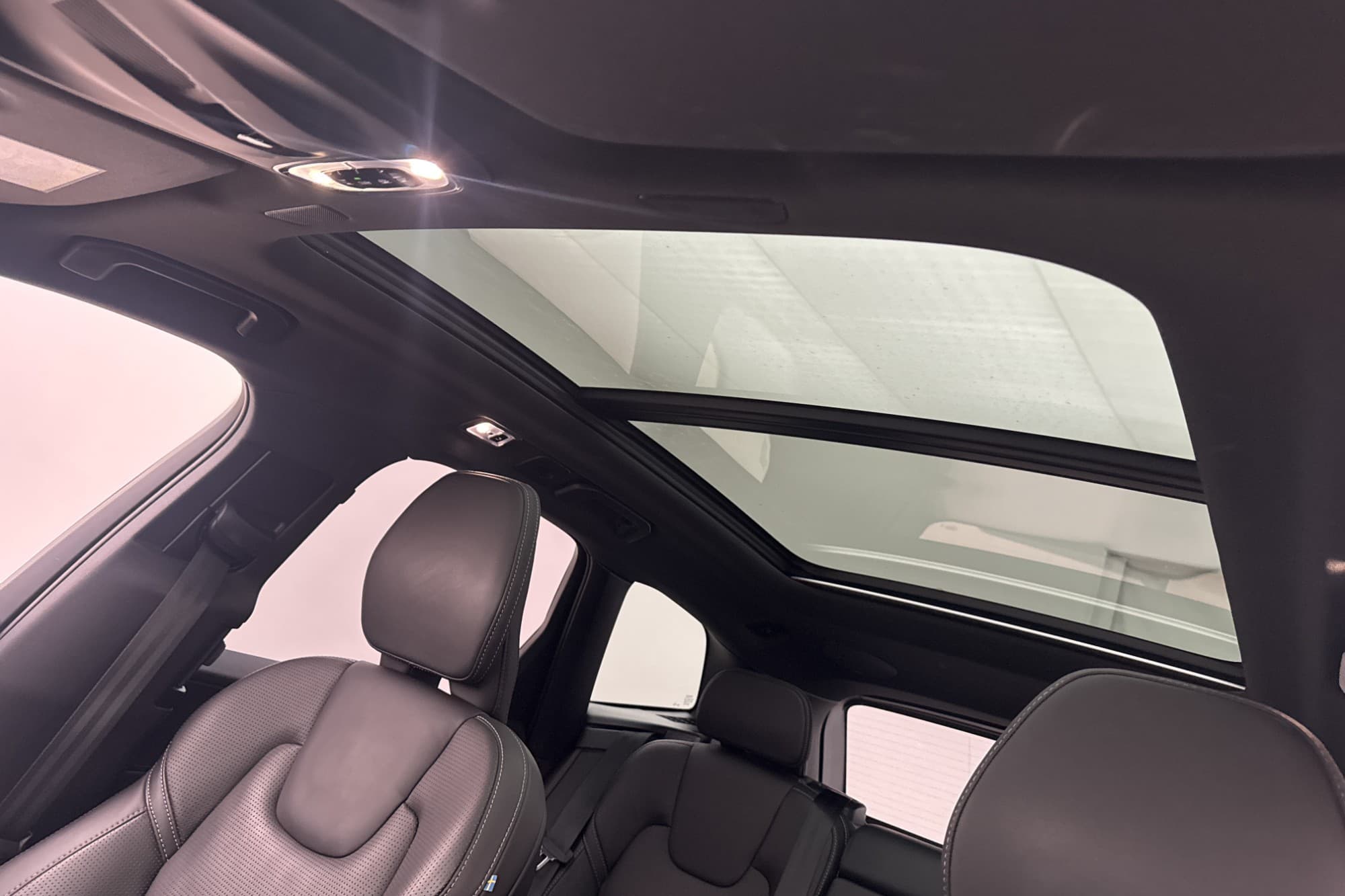 Volvo XC60 B5 AWD R-Design Värmare Pano H/K Head-Up 360 Drag