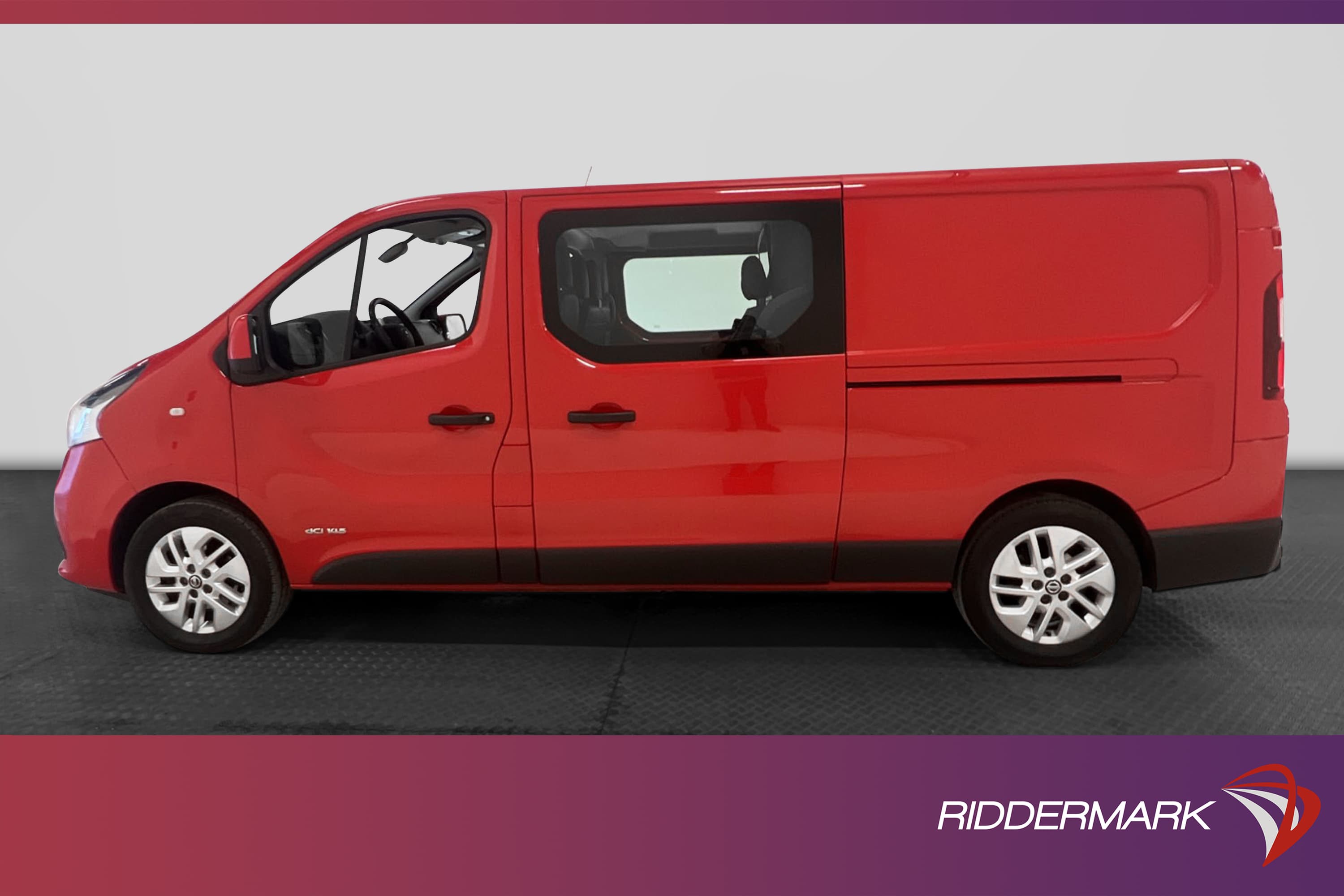 Nissan NV300 CrewVan L2 145hk Värmare Dragkrok 6-Sits Moms 