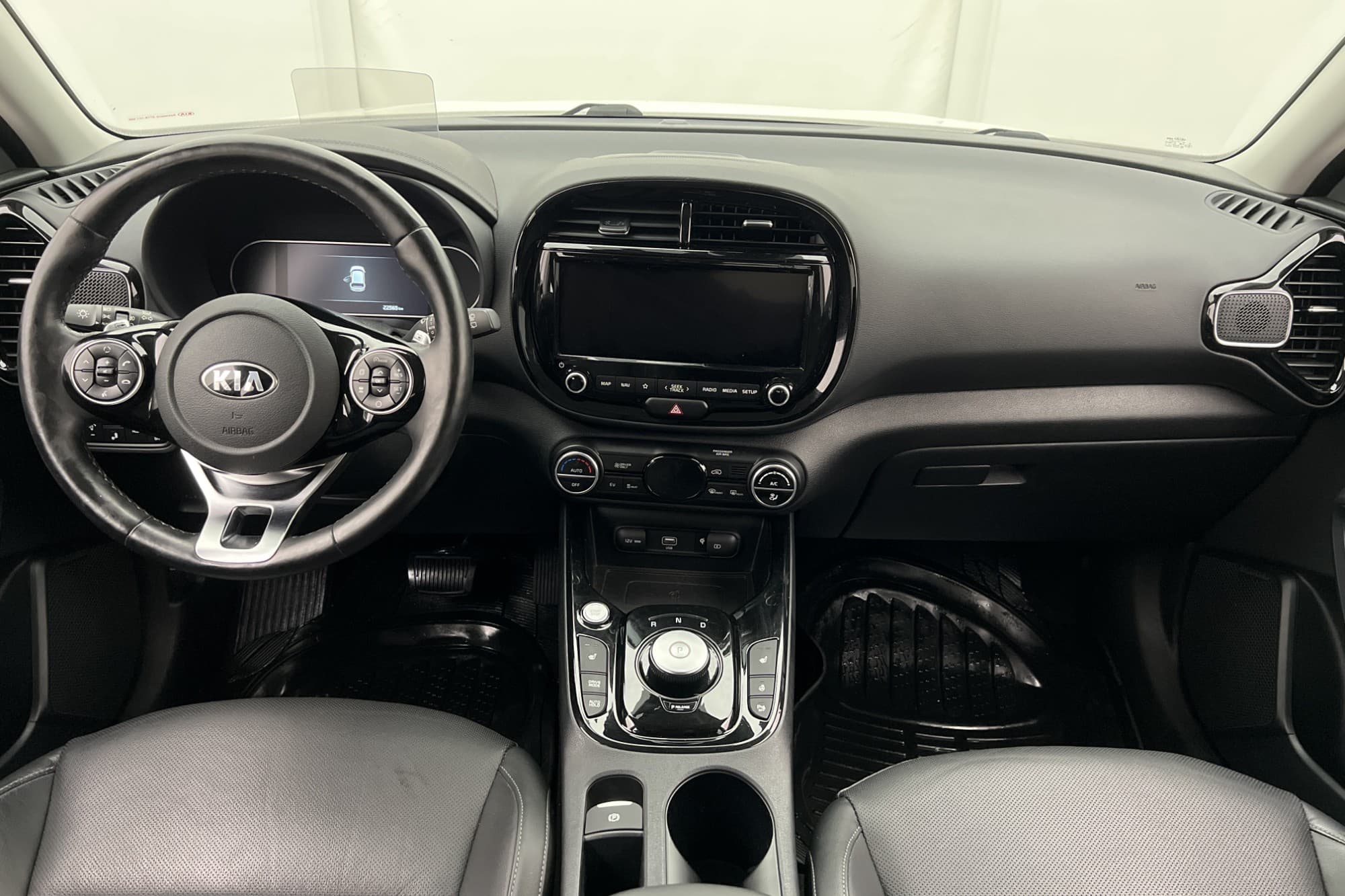 Kia E-SOUL 64 kWh 204hk H/K HUD Kamera Navi Skinn Elstolar