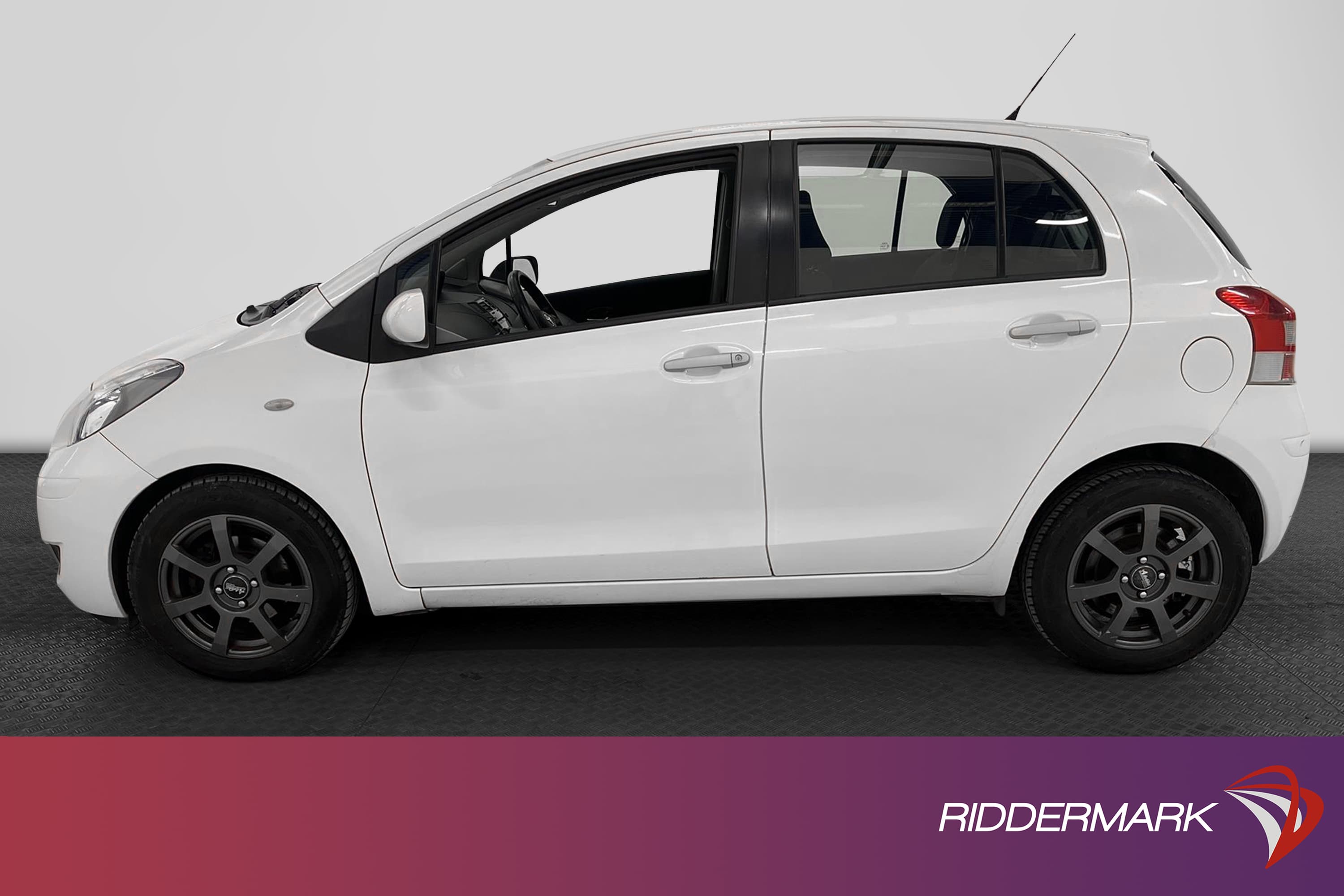 Toyota Yaris 1.33 VVT-i 99hk 558kr Skatt Nyservad 0,46L/mil
