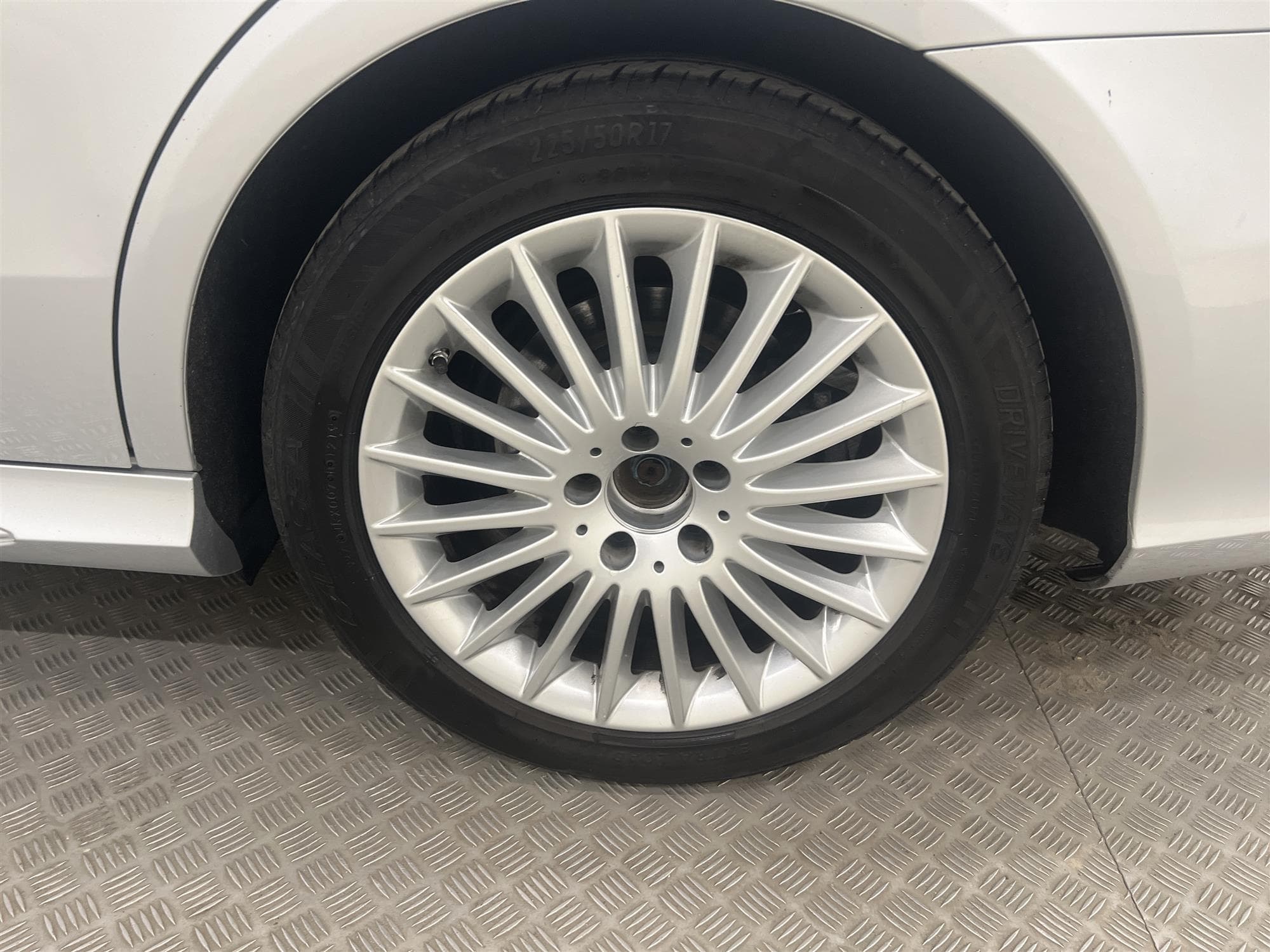 Mercedes-Benz E 220 4M 170hk AMG Harman/Kardon B-Kamera