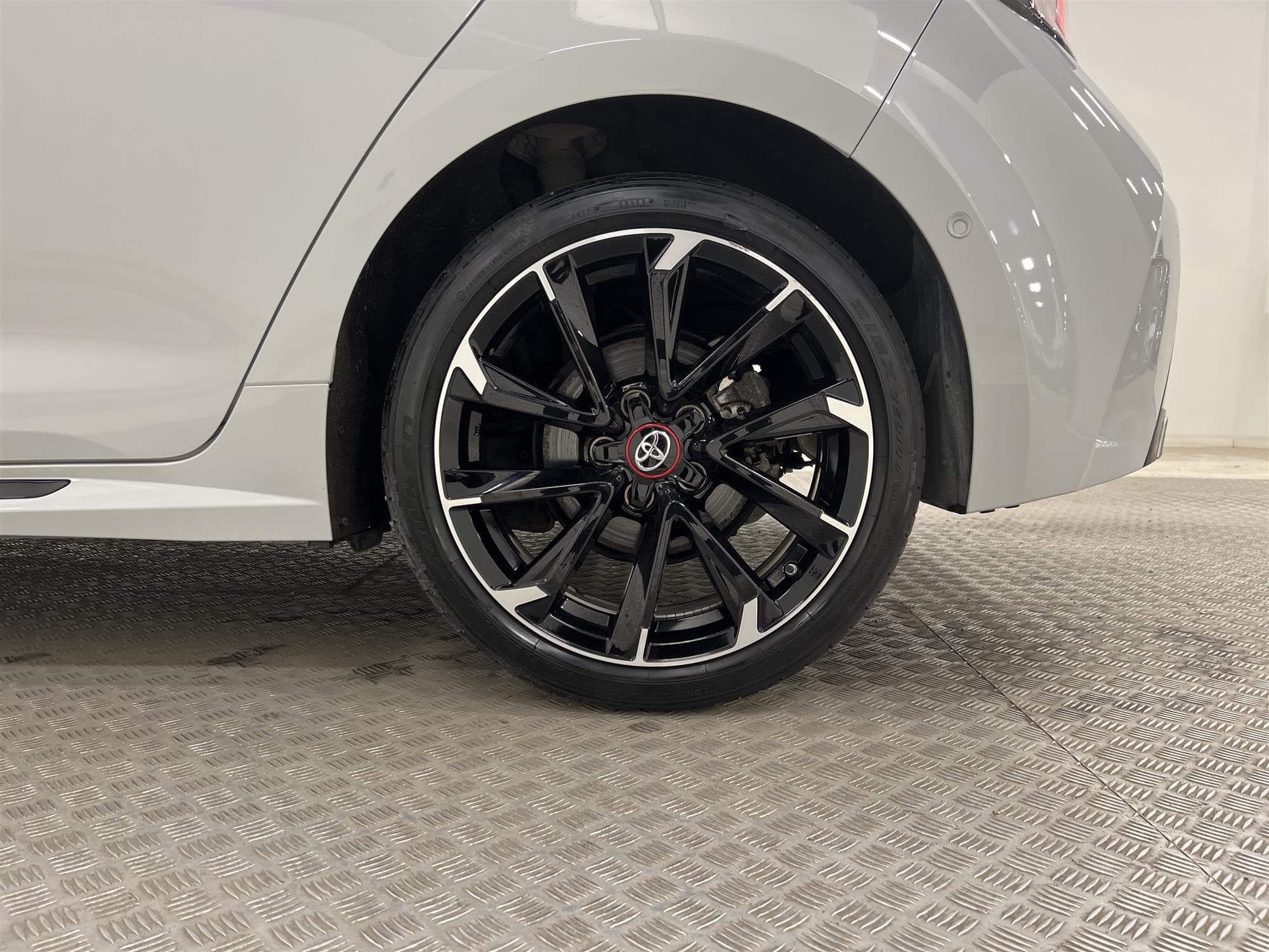 Toyota Corolla Hybrid e-CVT 184hk  GR Sports Navi B-Kam HUD