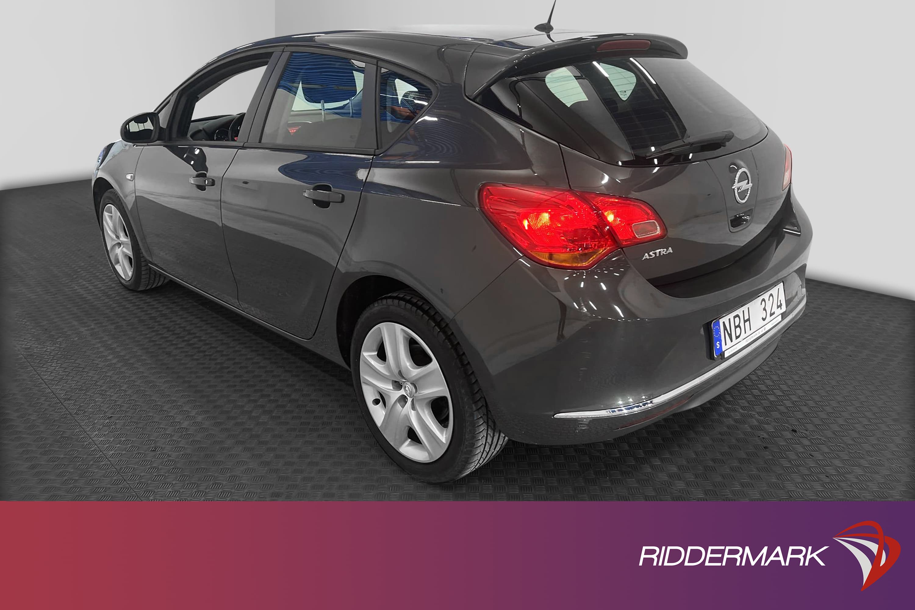 Opel Astra 1.6 115hk 2 Brukare Låg Skatt Nyservad