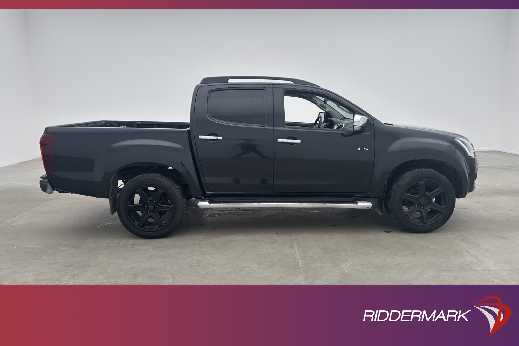 Isuzu D-Max 1.9 4WD Värmare Dragkrok Skinn B-Kamera Moms