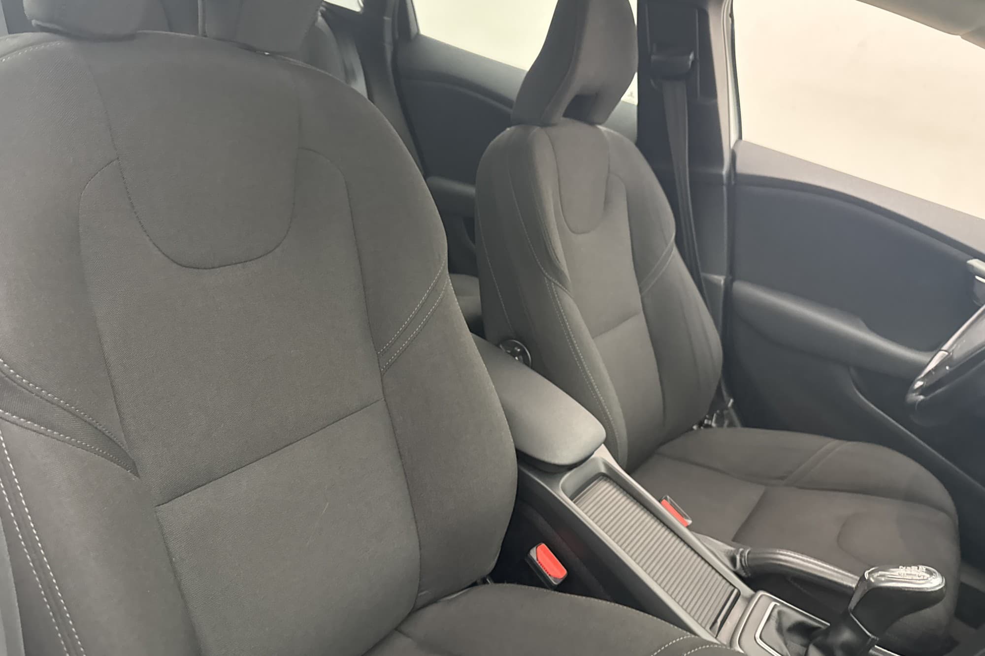 Volvo V40 D2 115hk Kinetic Värmare Farthållare Kamrem-Bytt