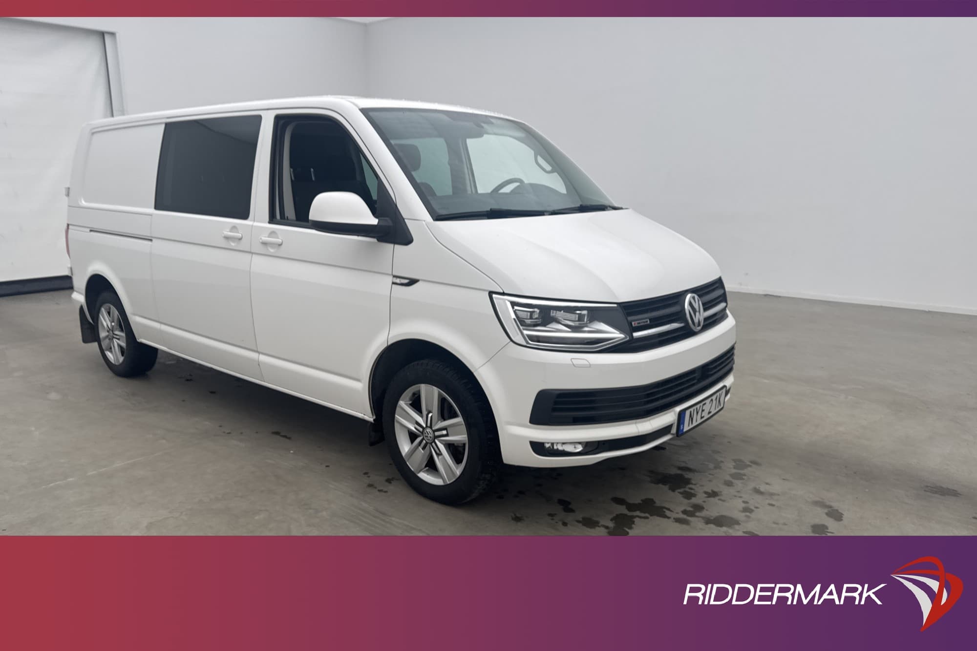Volkswagen Transporter Kombi L2 4M Värmare Dragkrok PDC Moms