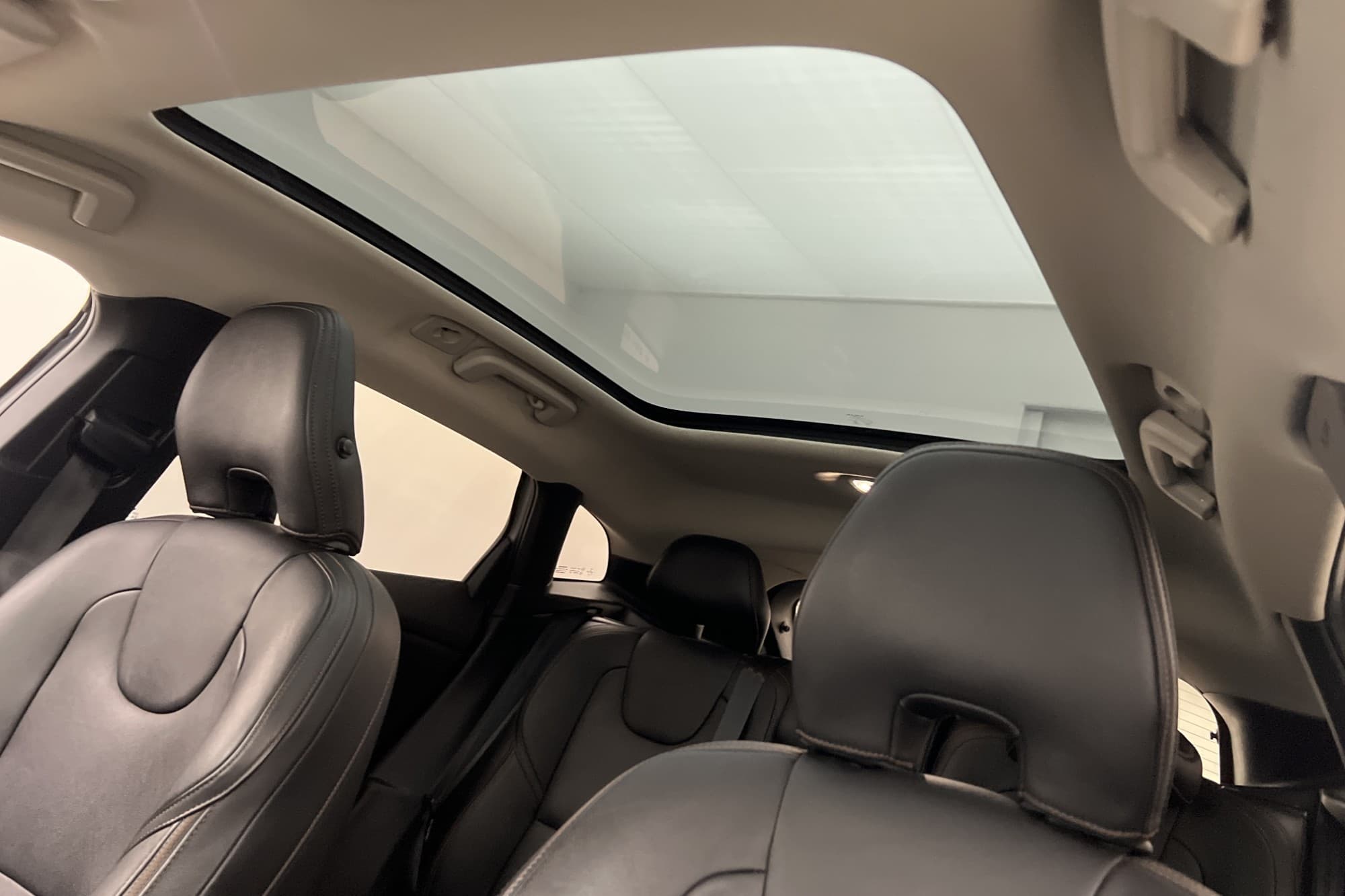 Volvo V40 Cross Country D3 Summum VOC Värmare Pano Skinn GPS
