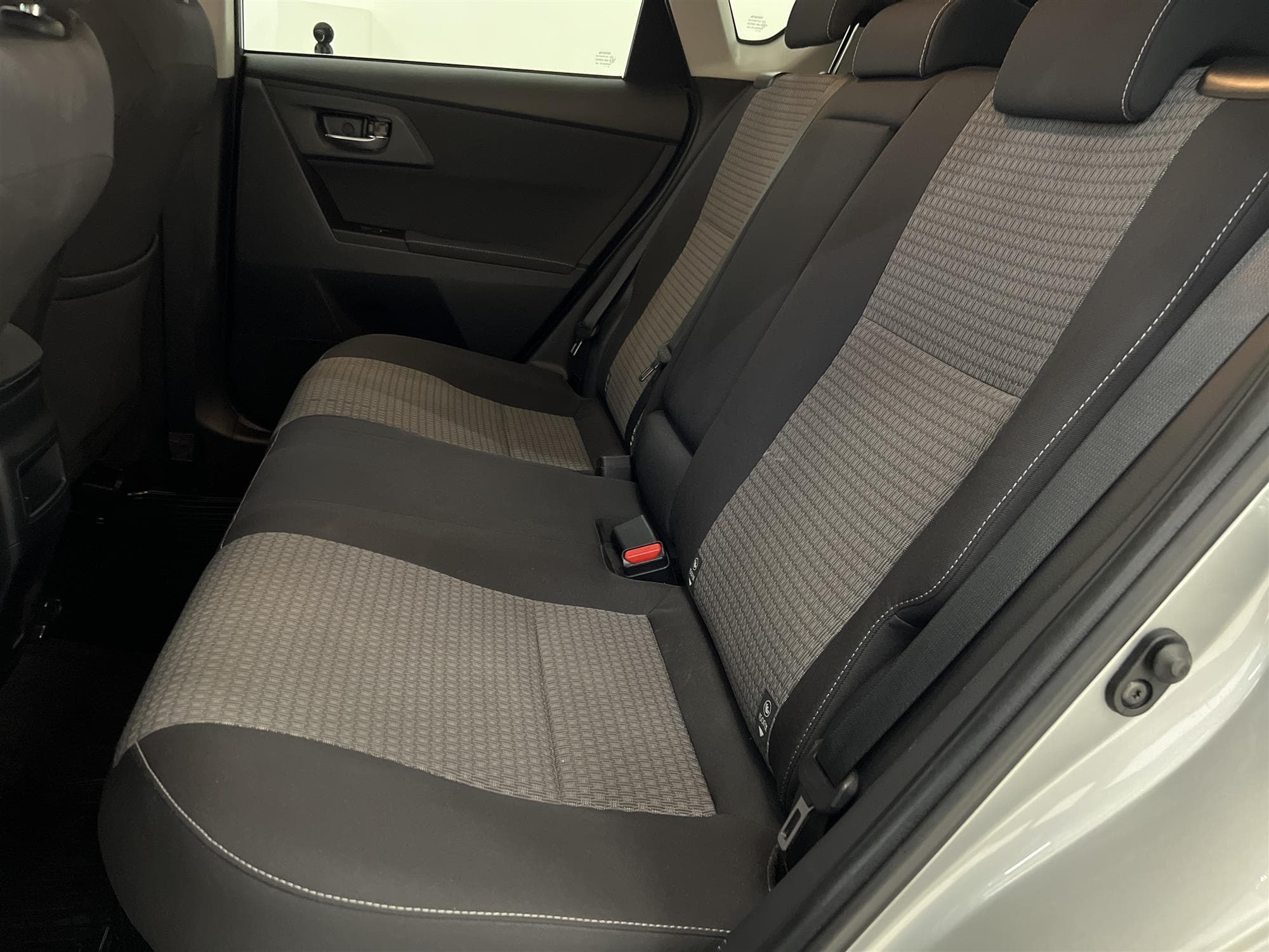 Toyota Auris Hybrid e-CVT 136hk B-Kam 360kr Skatt 0,39L/mil