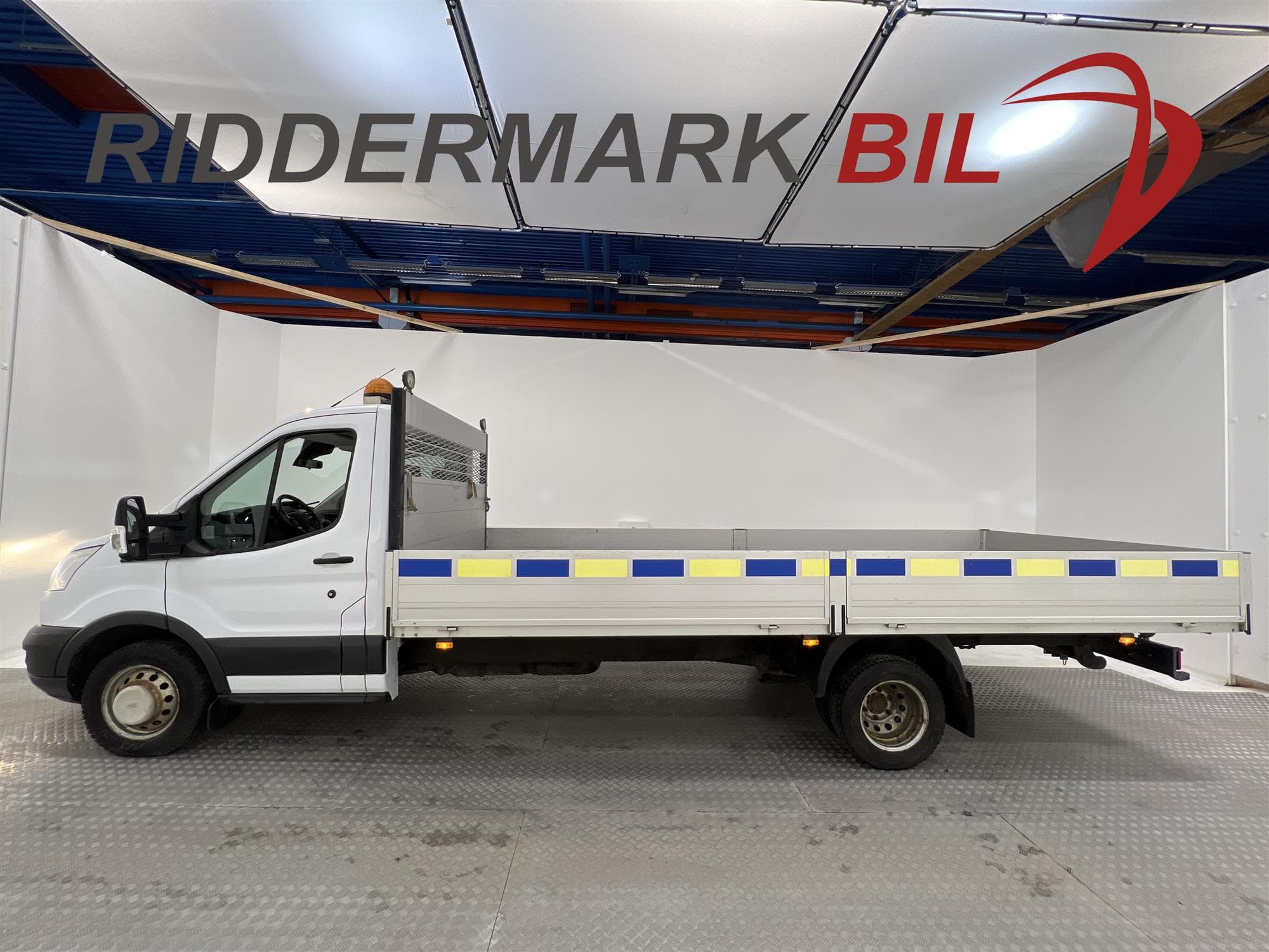 Ford Transit 350 2.2TDI Flakbil Lång Dragkrok Moms 